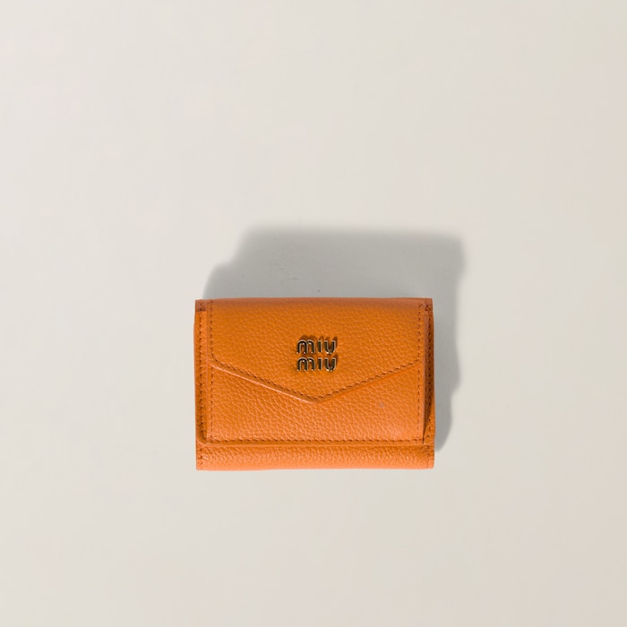 【MIUMIU】ヴィッテロダイノレザーフラップ付折り財布 三越伊勢丹 | MIU MIU/ミュウミュウ通販 | ヴィッテロダイノ
