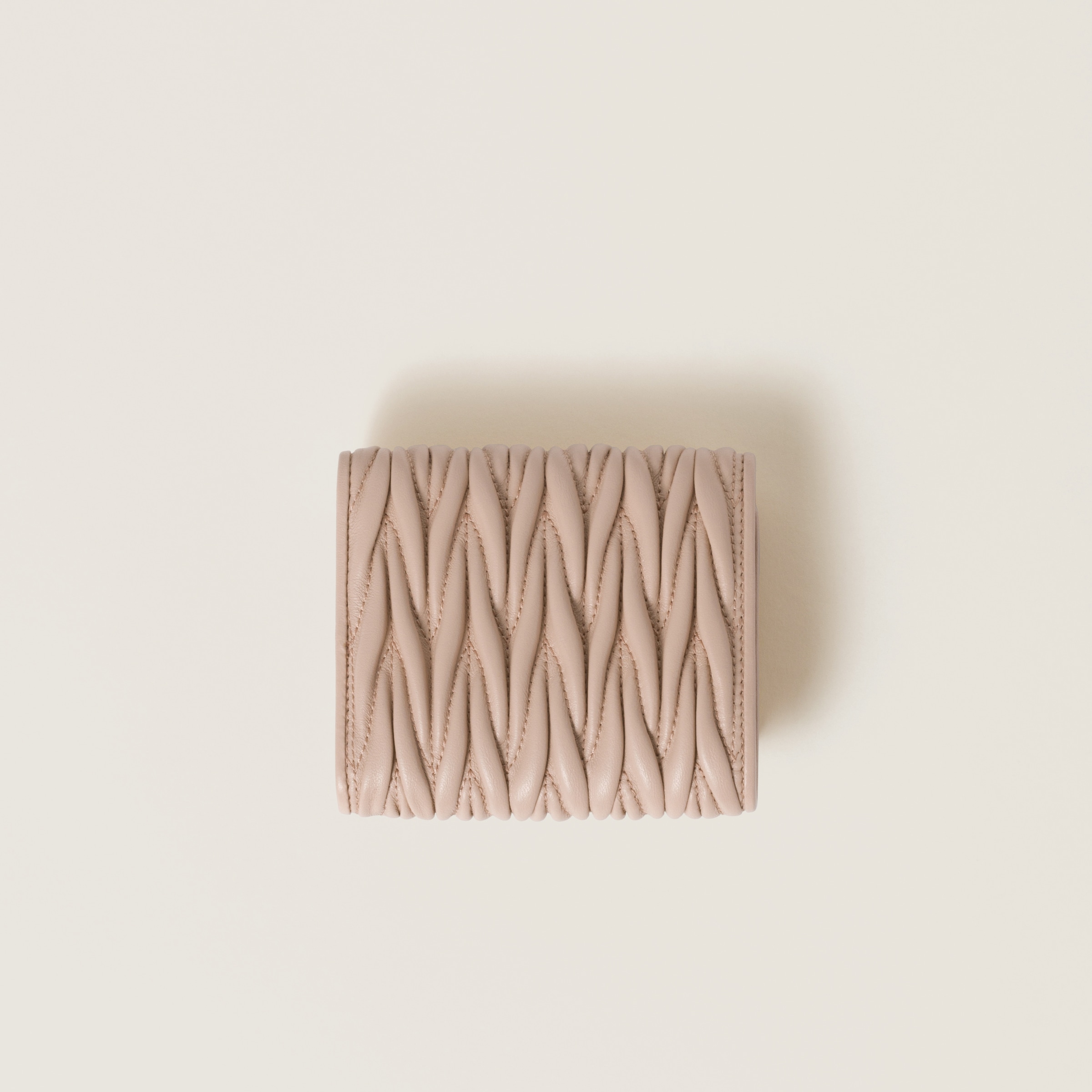 ピンクベージュ マテラッセレザー 財布 | Miu Miu