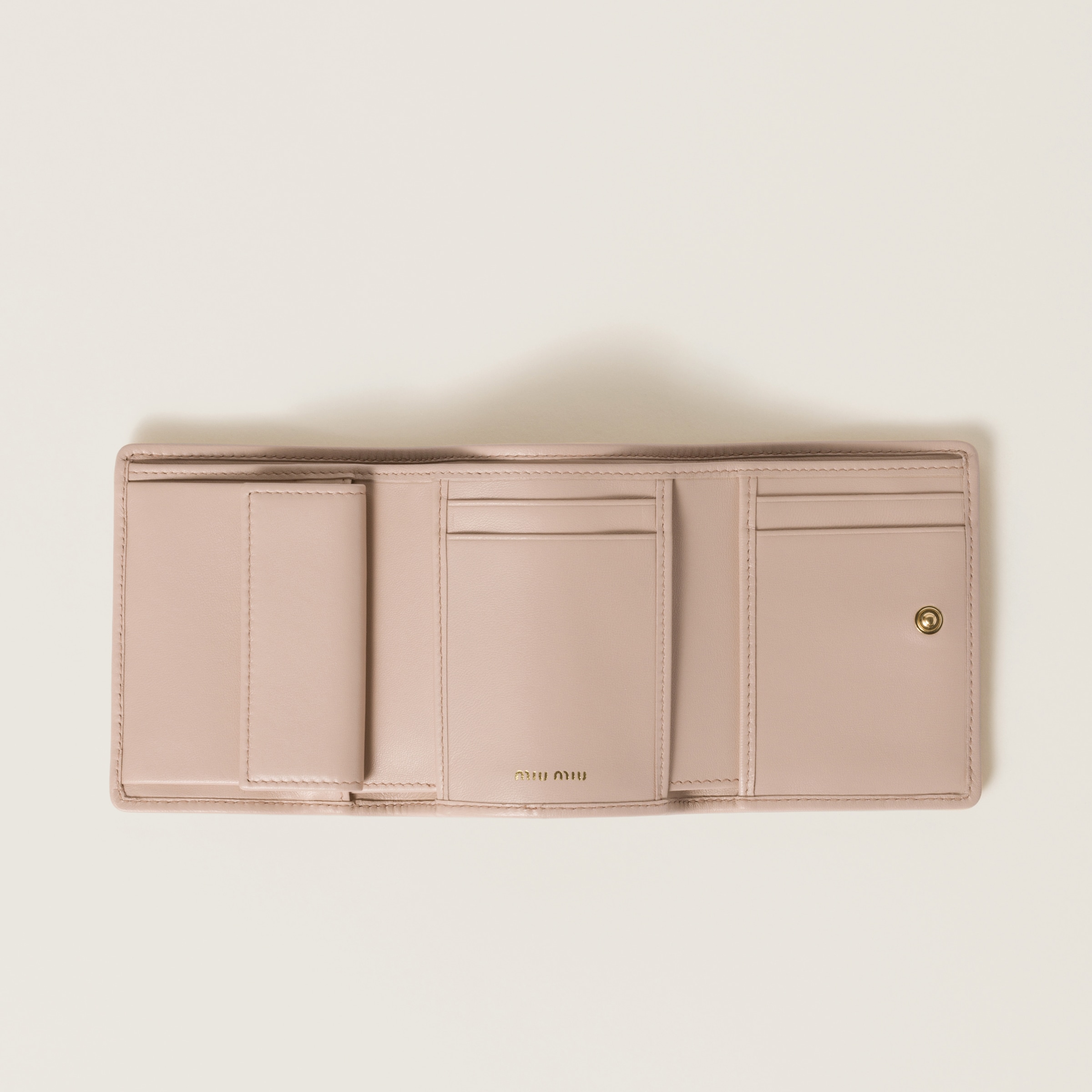 ピンクベージュ マテラッセレザー 財布 | Miu Miu