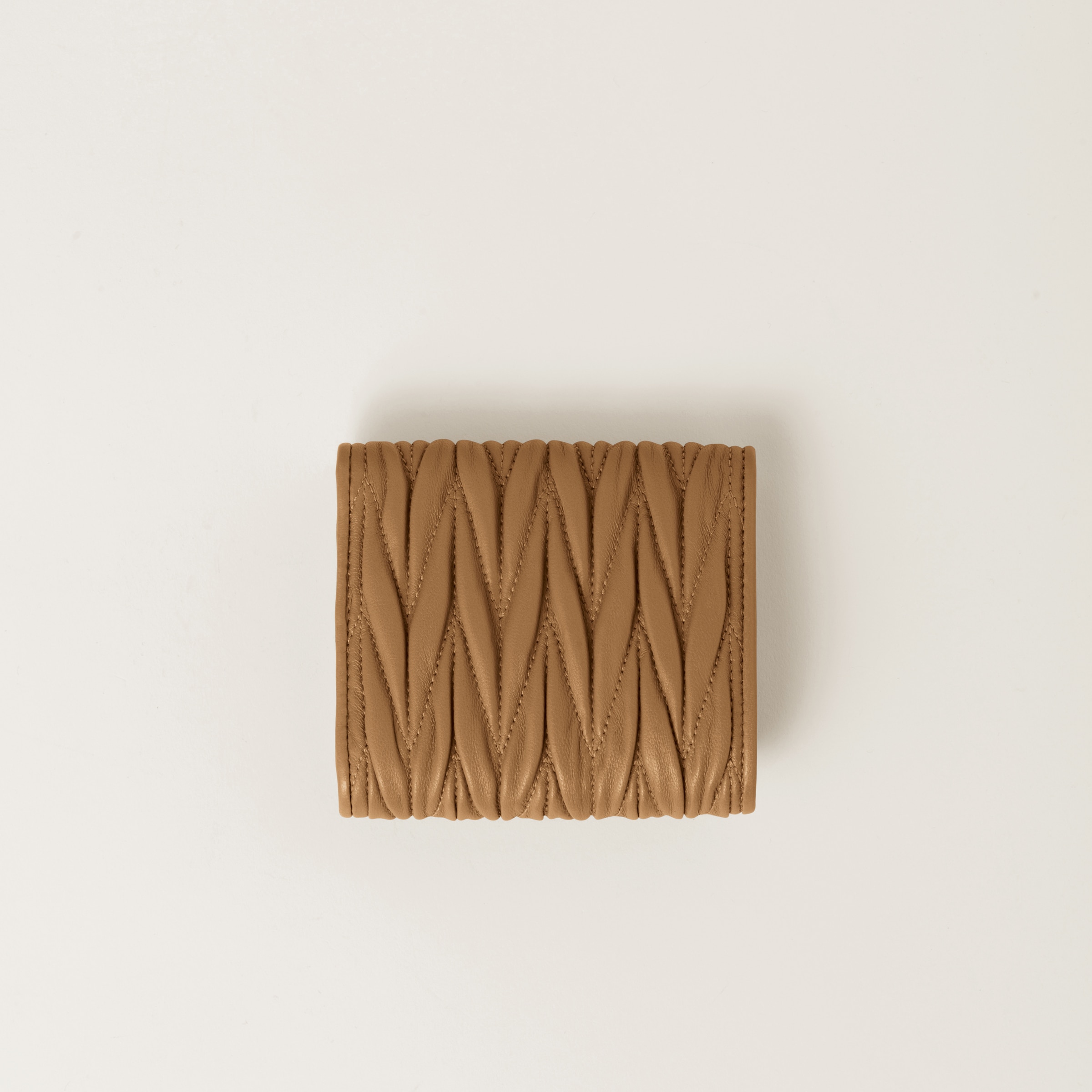 Portafoglio Piccolo In Nappa Matelassé Caramello Miu Miu