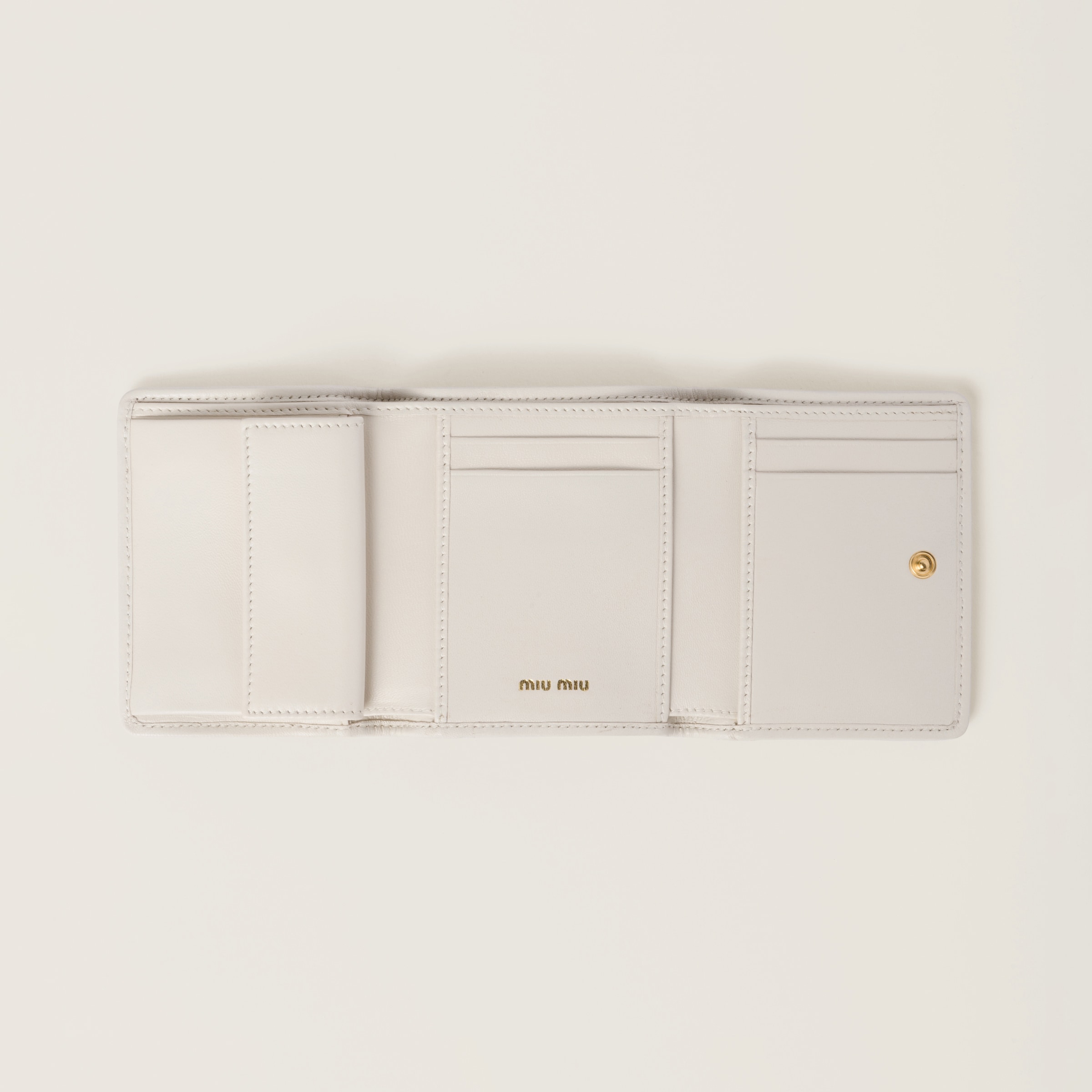 Miu miu portafoglio piccolo online