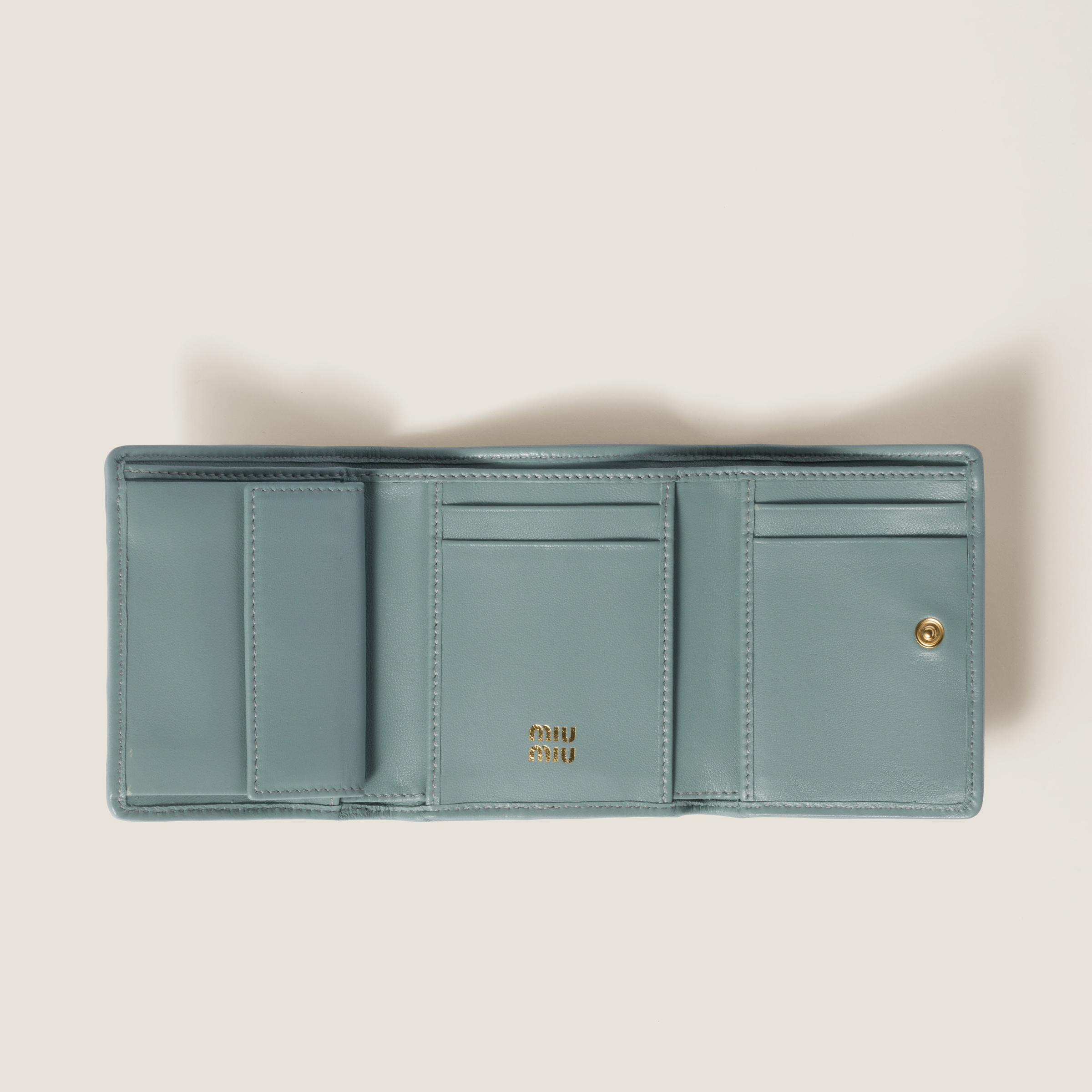 MIUMIU レディース ミニ財布 5MH033 AFPP F0035 Powder Blue Small Matelassé Nappa Leather Wallet | Miu Miu