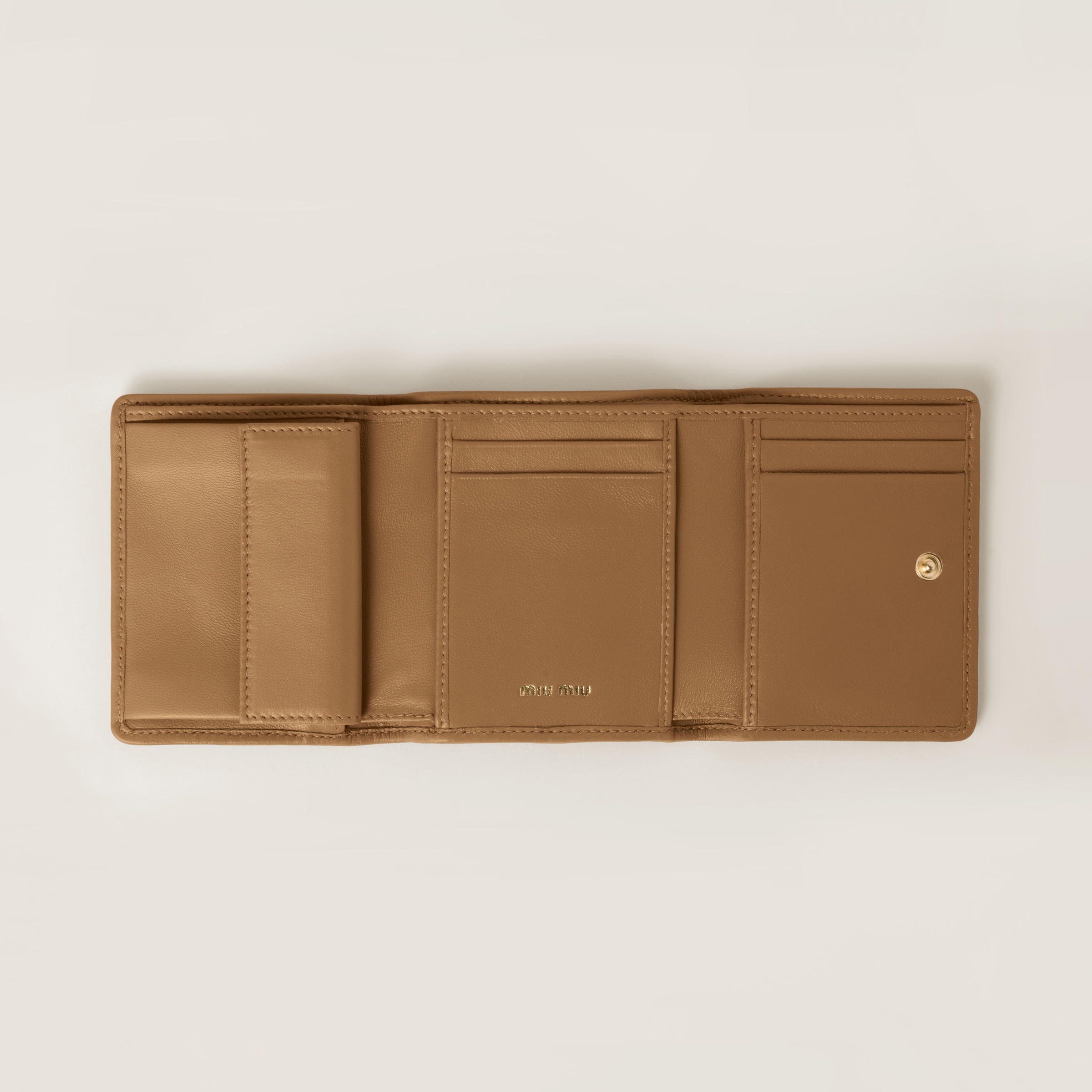 キャメル マテラッセレザー 財布 | Miu Miu