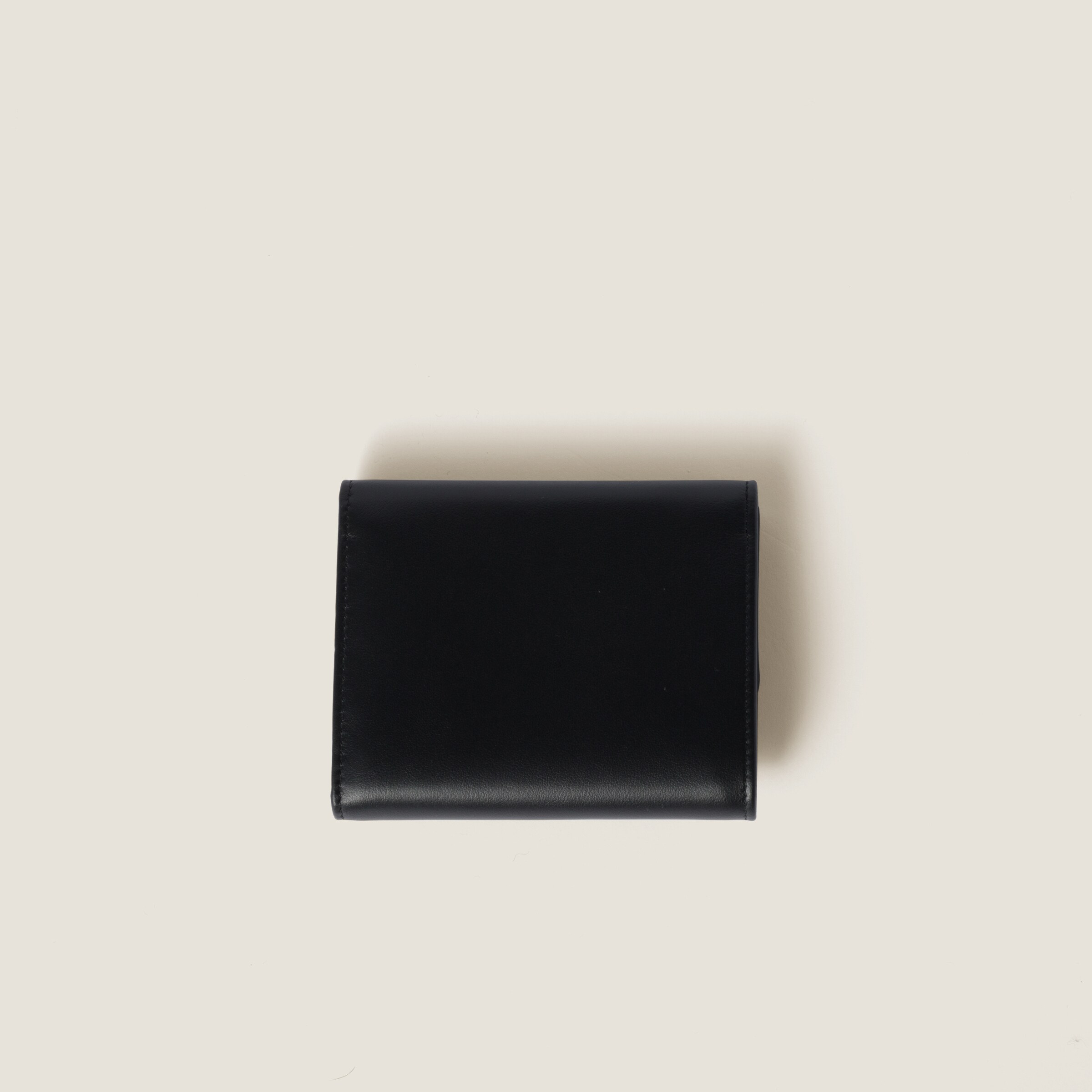 ブラック ロゴ付 レザー財布 | Miu Miu