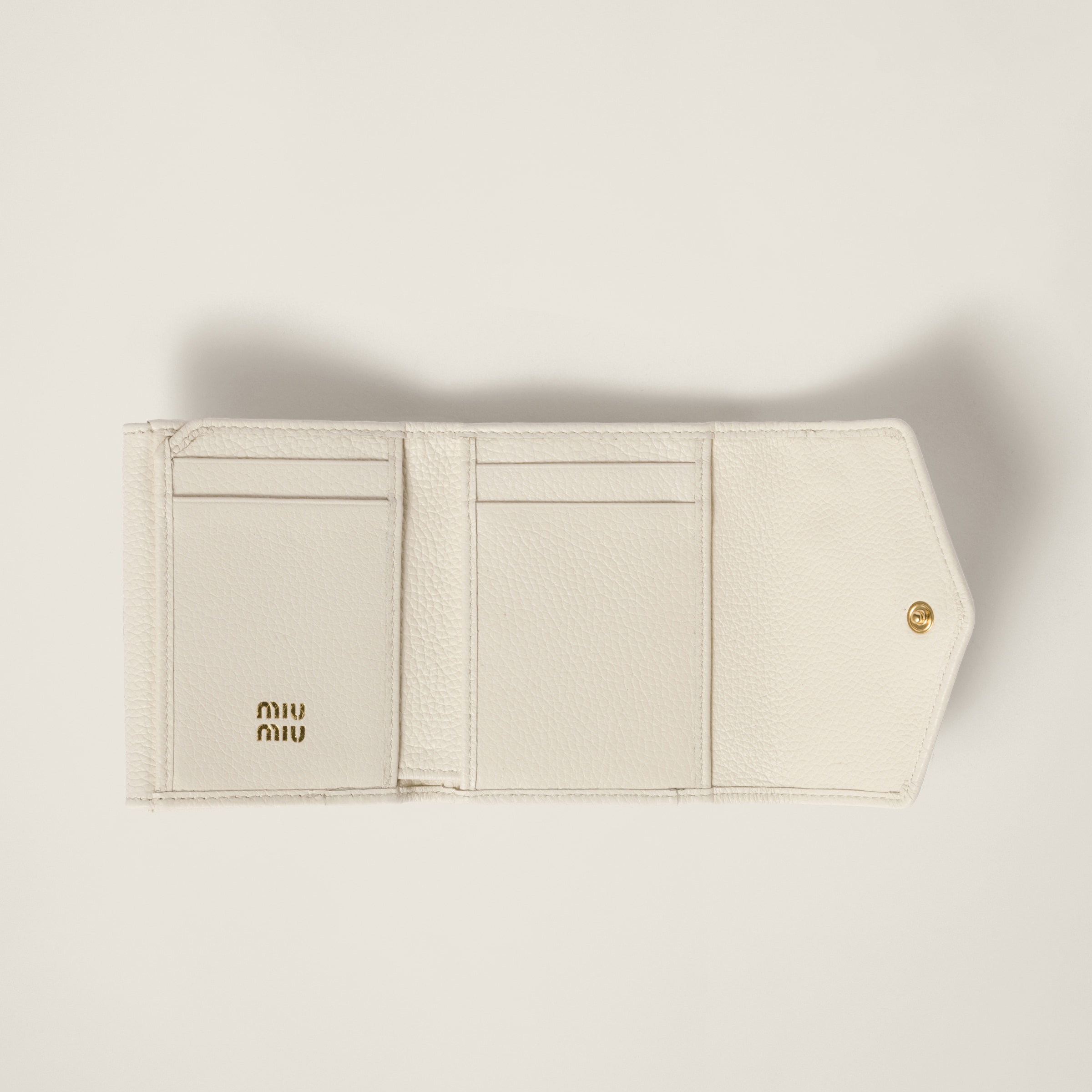 miumiu** ヴィッテロダイノレザーフラップ付折り財布 財布・小物