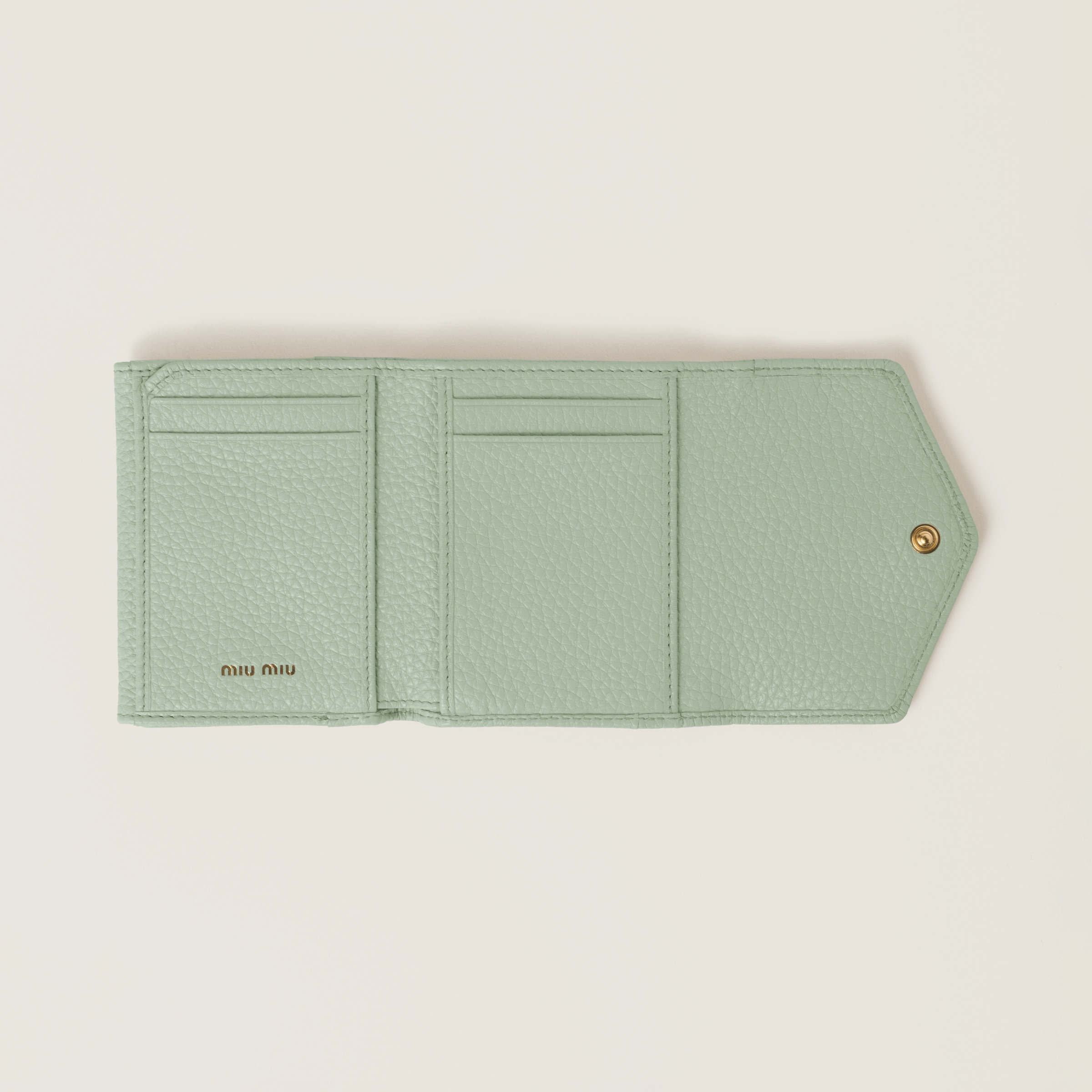 ヴィッテロダイノレザーフラップ付折り財布 miu miu（ミュウミュウ） ヴィッテロダイノレザーフラップ付 折り財布