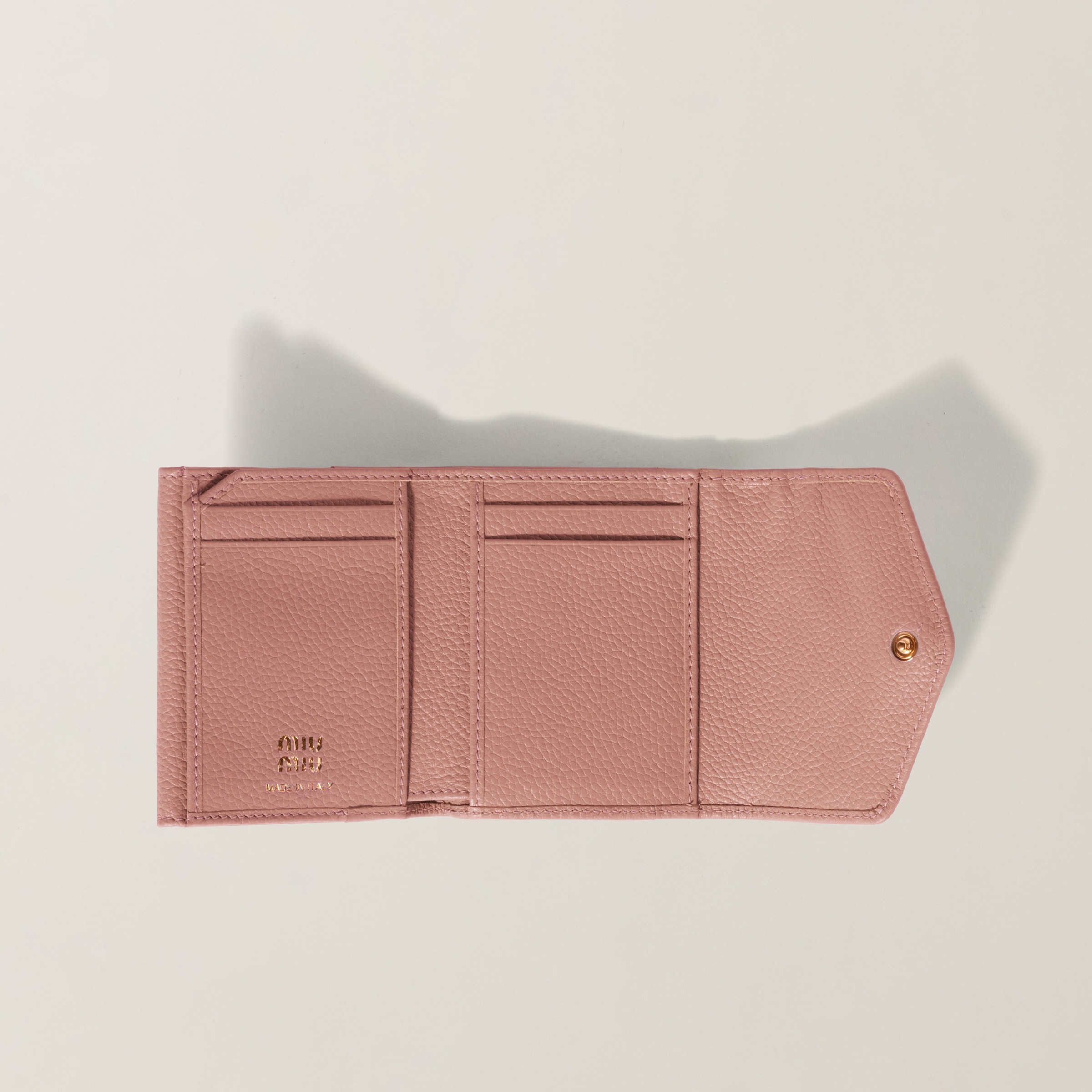 MiuMiu★関税込み ソフティパデッドレザー フラップ付折り財布 MiuMiu】ソフティパデッドレザー 折り財布 財布・小物