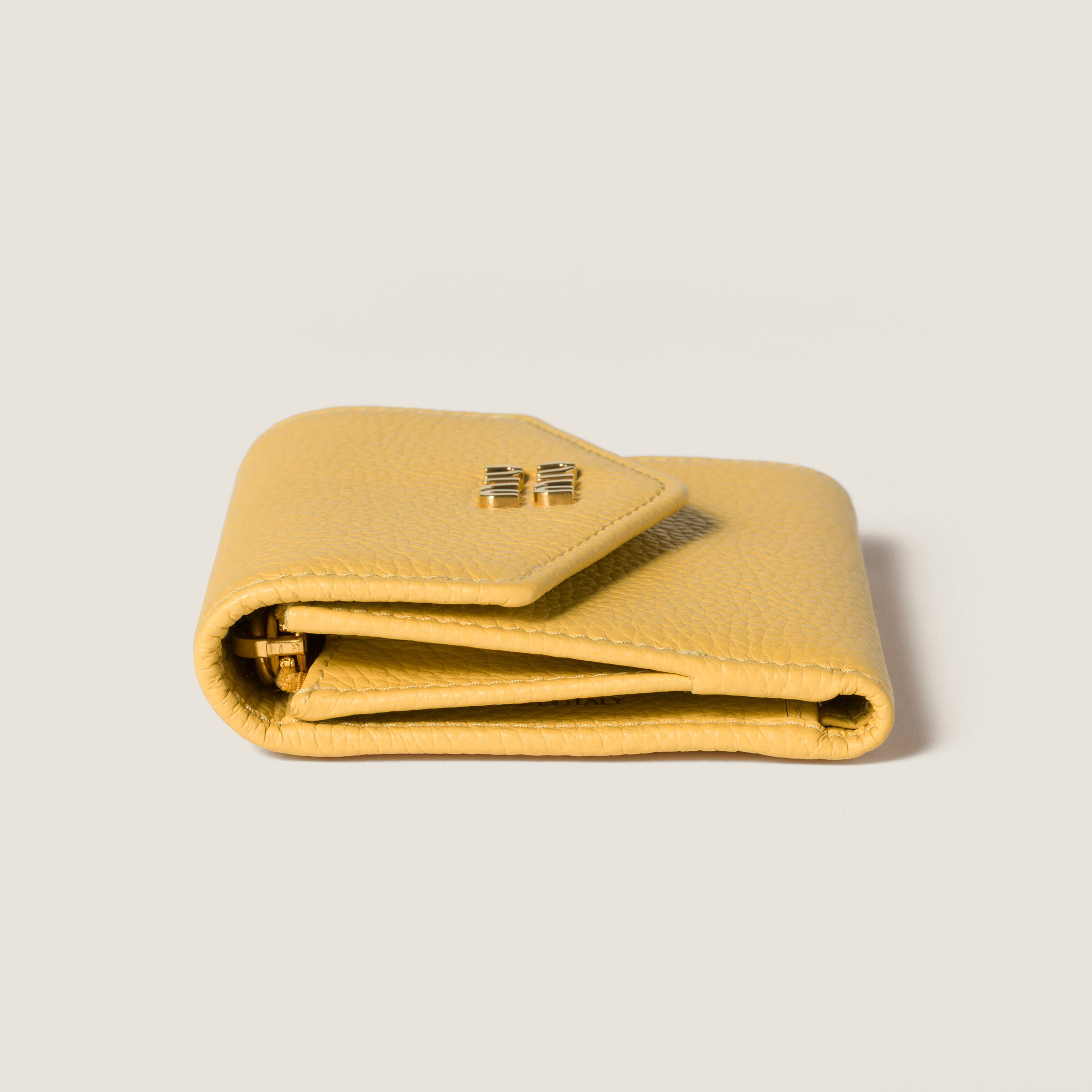 イエロー スモール レザー 財布 | Miu Miu