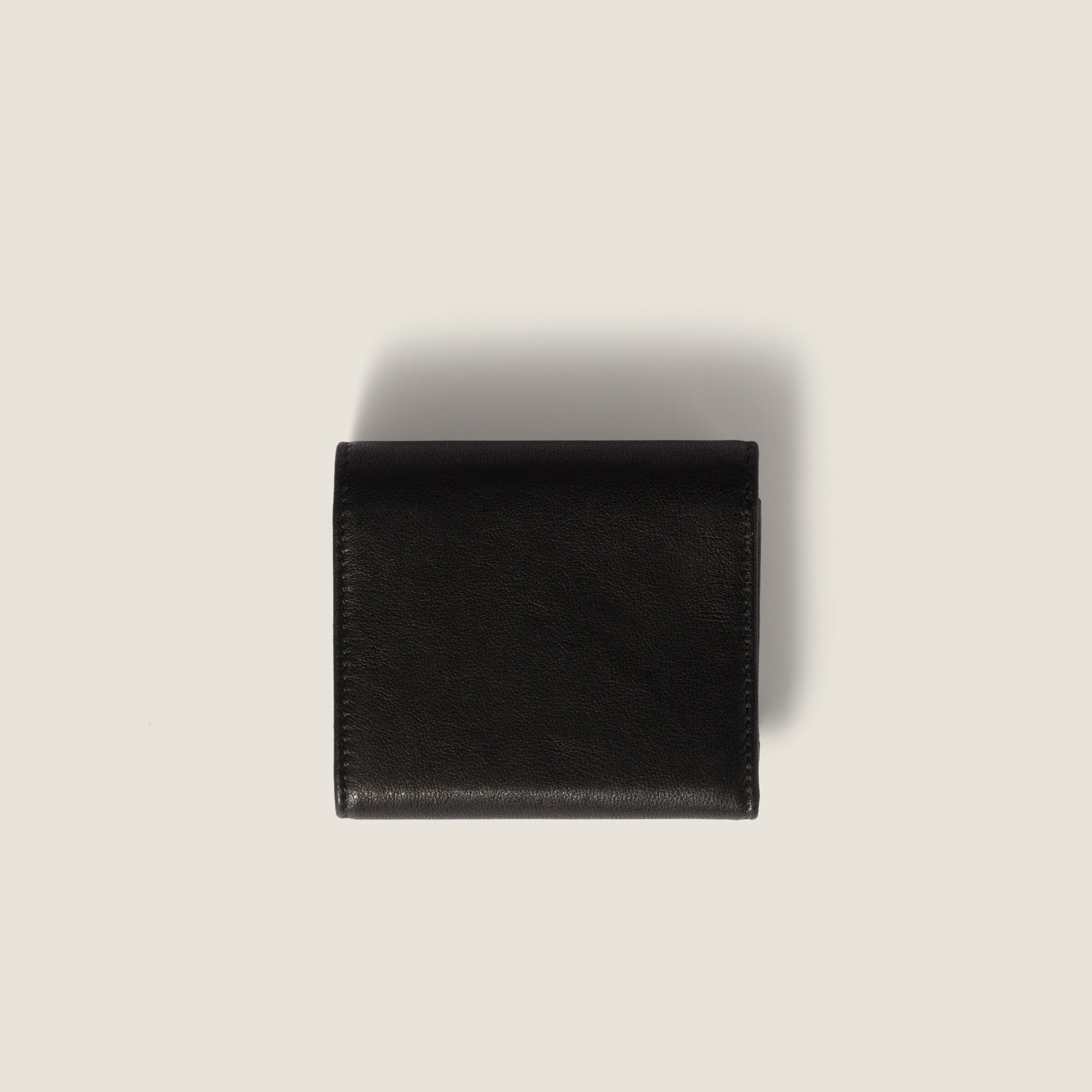ブラック スモール ナッパレザー 財布 | Miu Miu