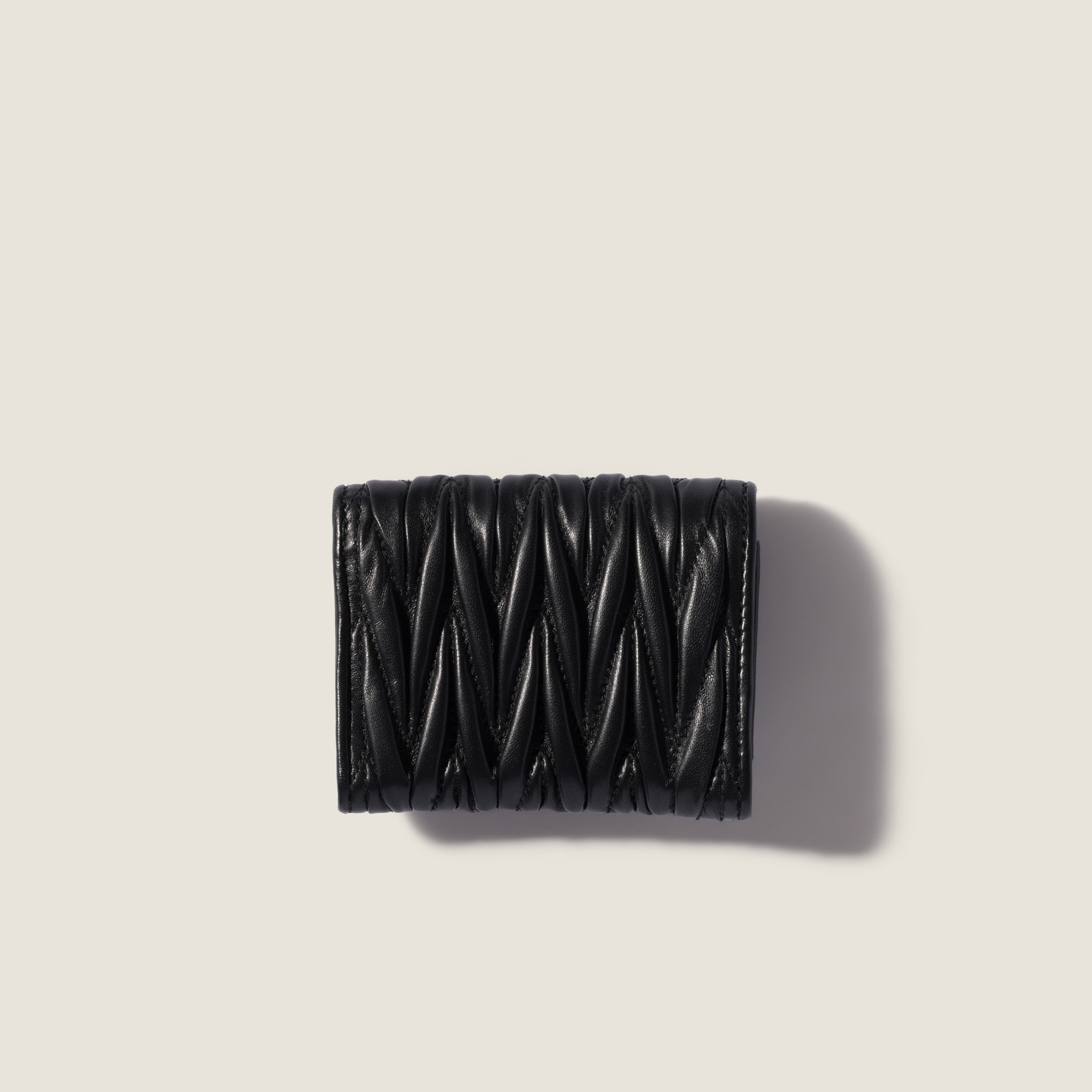 ブラック マテラッセレザー 財布 | Miu Miu - 日本