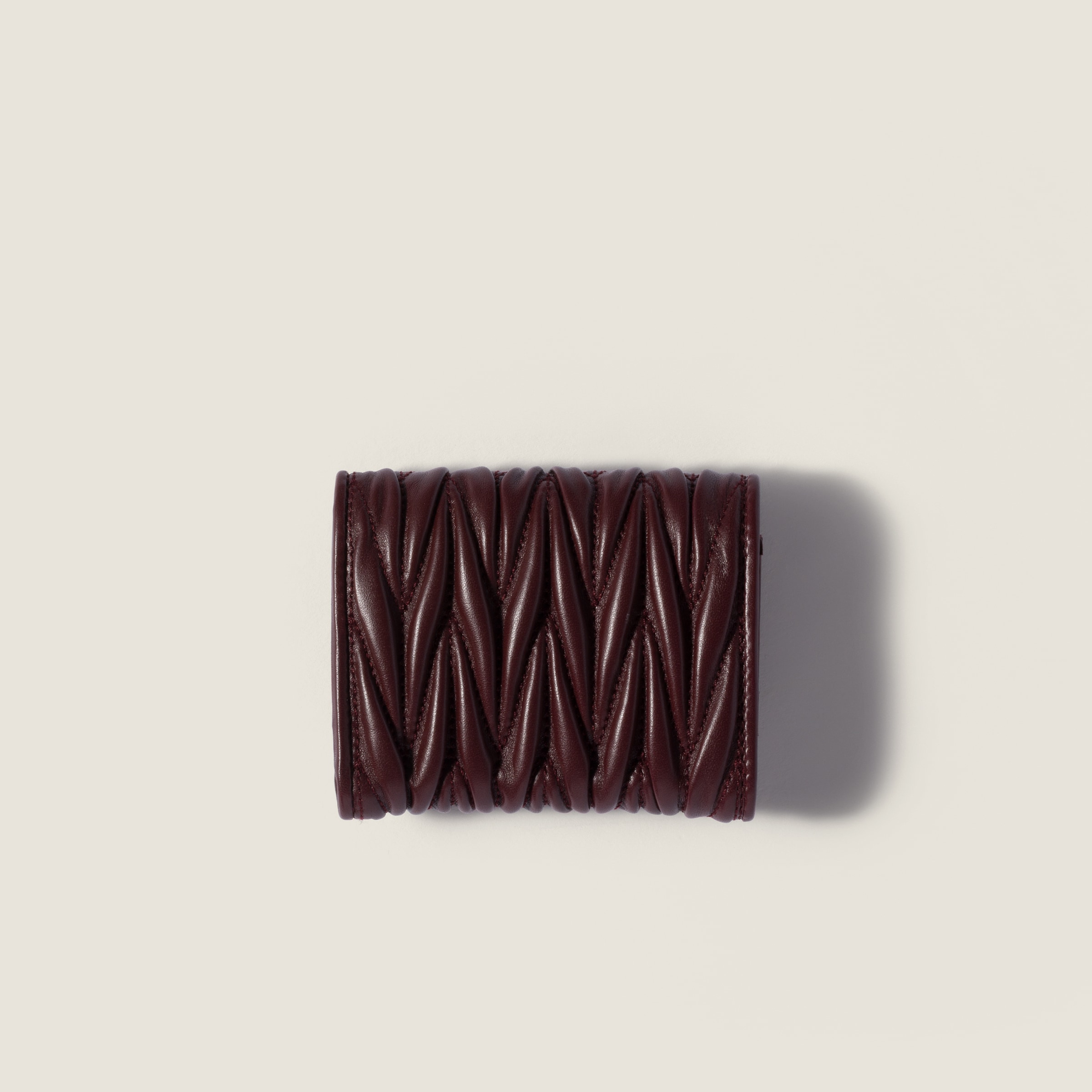 バーガンディ マテラッセレザー 財布 | Miu Miu - 日本