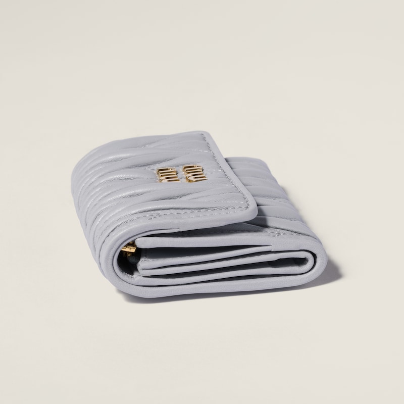 Cartera de napa matelassé pequeña
