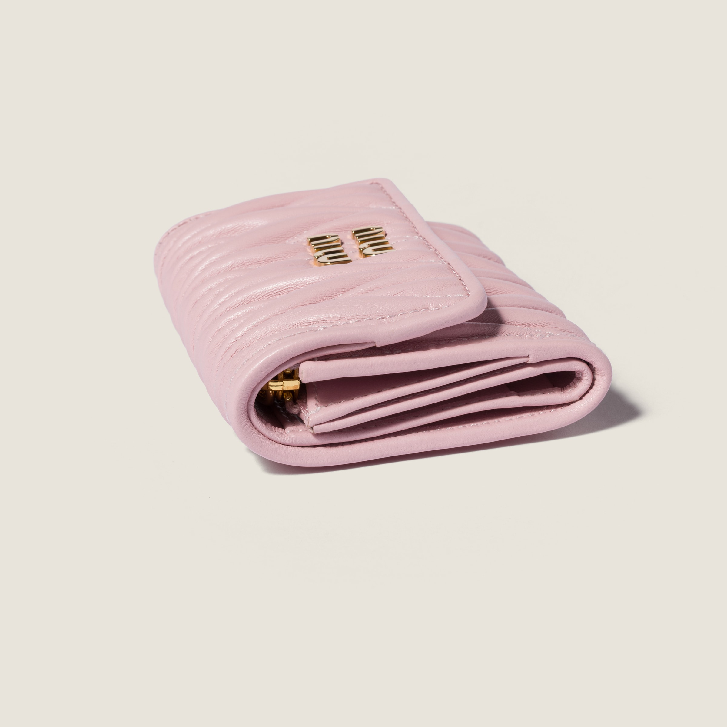 アラバスターピンク マテラッセレザー 財布 | Miu Miu - 日本