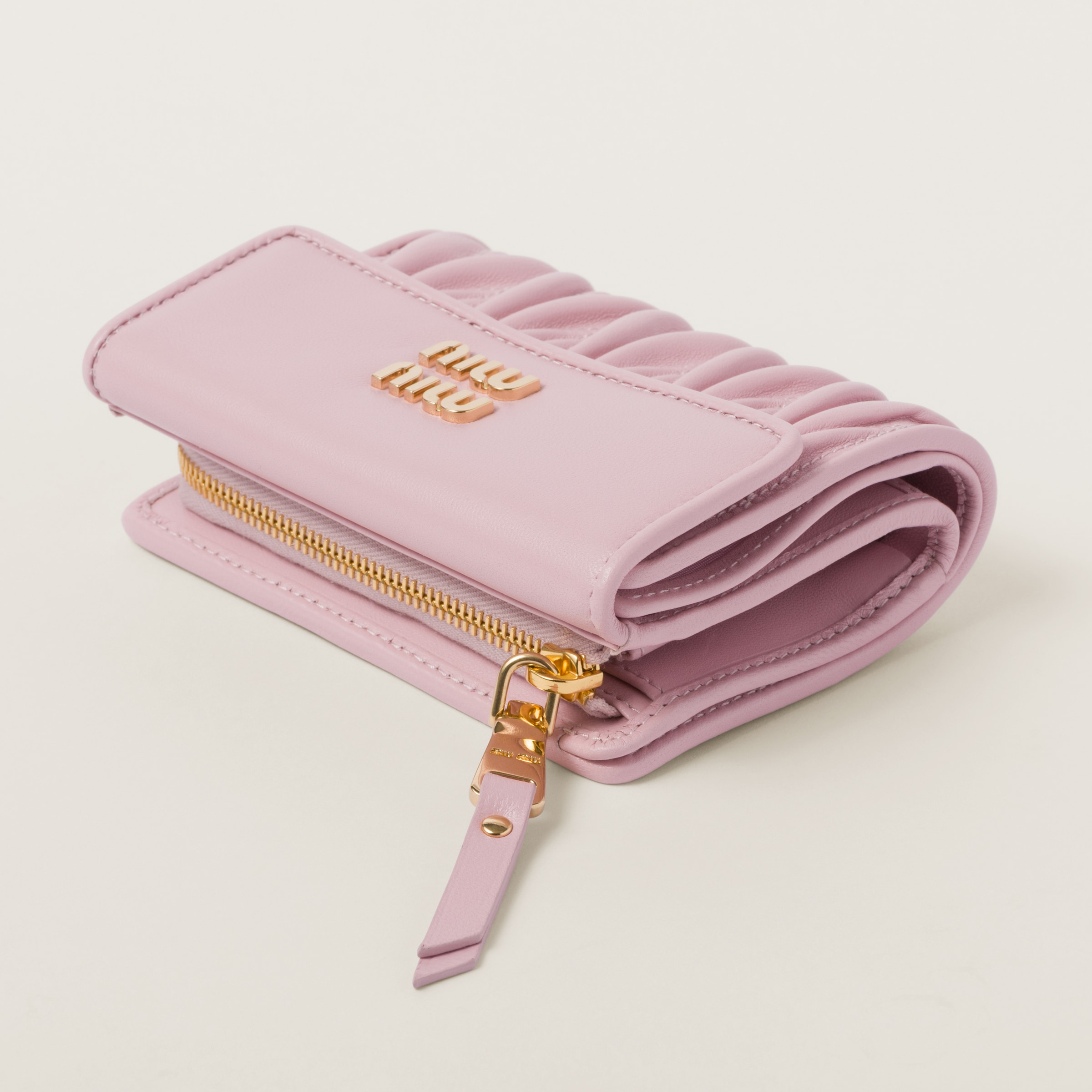 Amazon | [ミュウミュウ] 三つ折り財布 マテラッセ ミニ財布