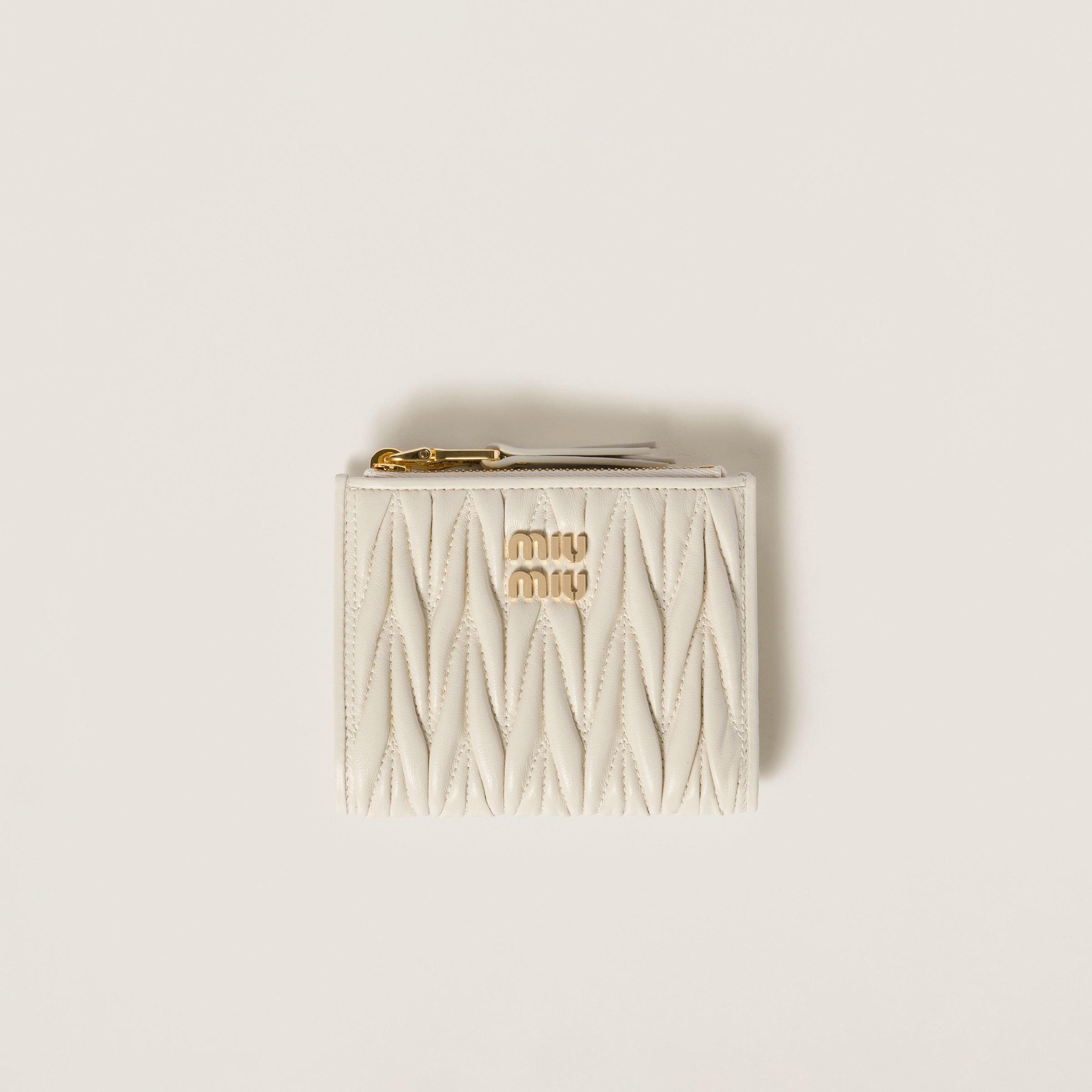 MIUMIU 折財布 MATELASSE 5MH033 AFPP White Matelassé Nappa Leather Small Wallet | Miu Miu