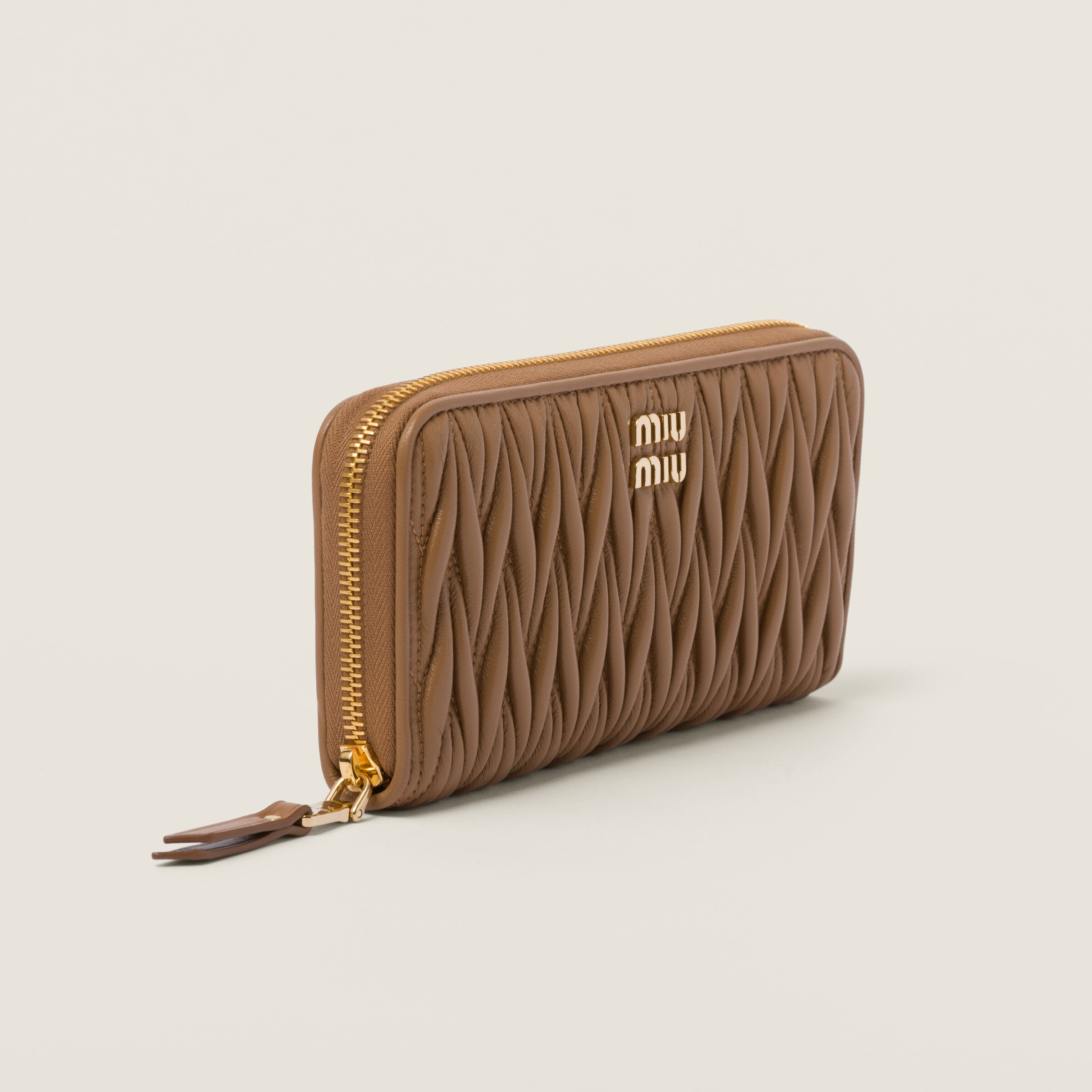 キャメル マテラッセレザー ジップアラウンド長財布 | Miu Miu キャメル マテラッセレザー ジップアラウンド長財布 | Miu Miu