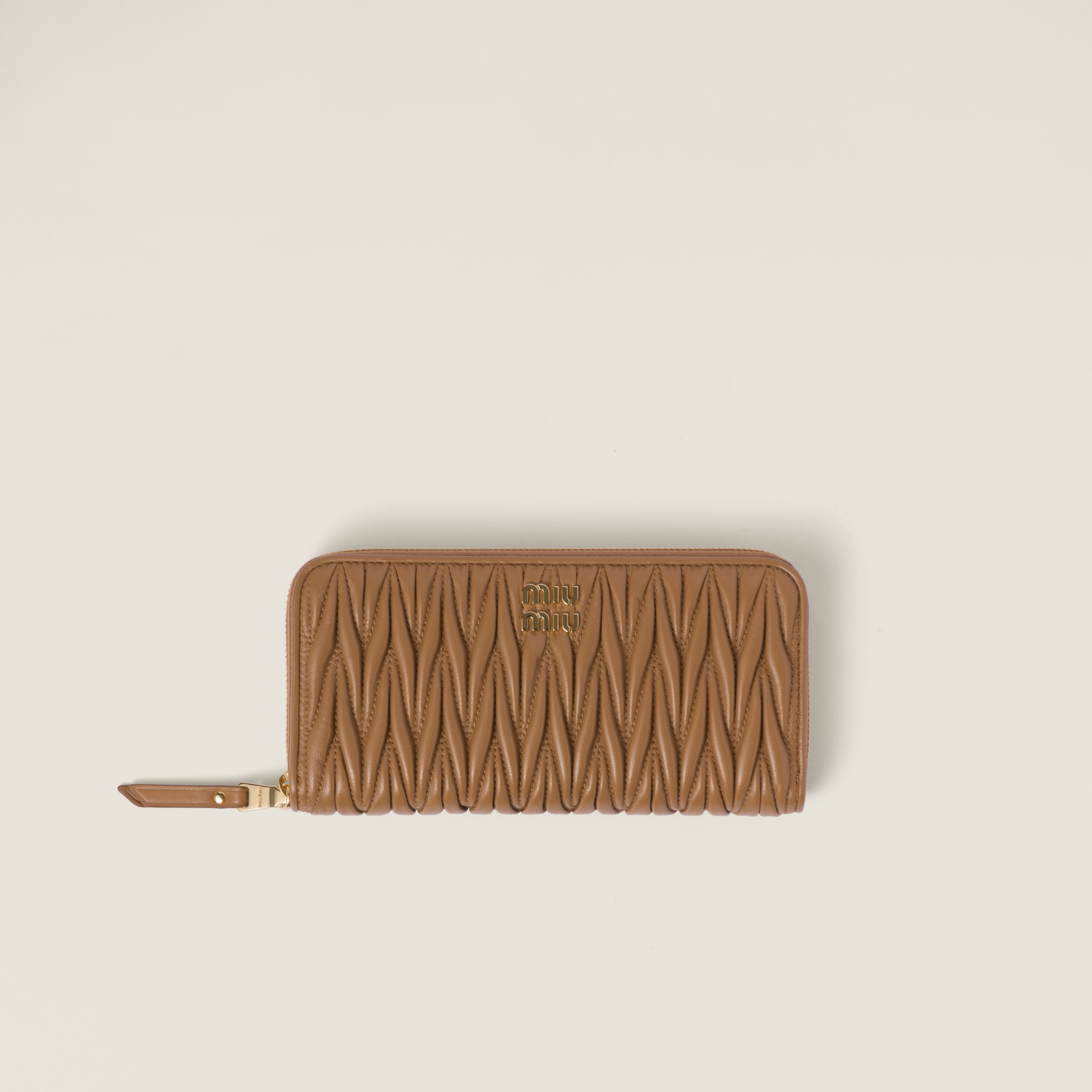 キャメル マテラッセレザー ジップアラウンド長財布 | Miu Miu