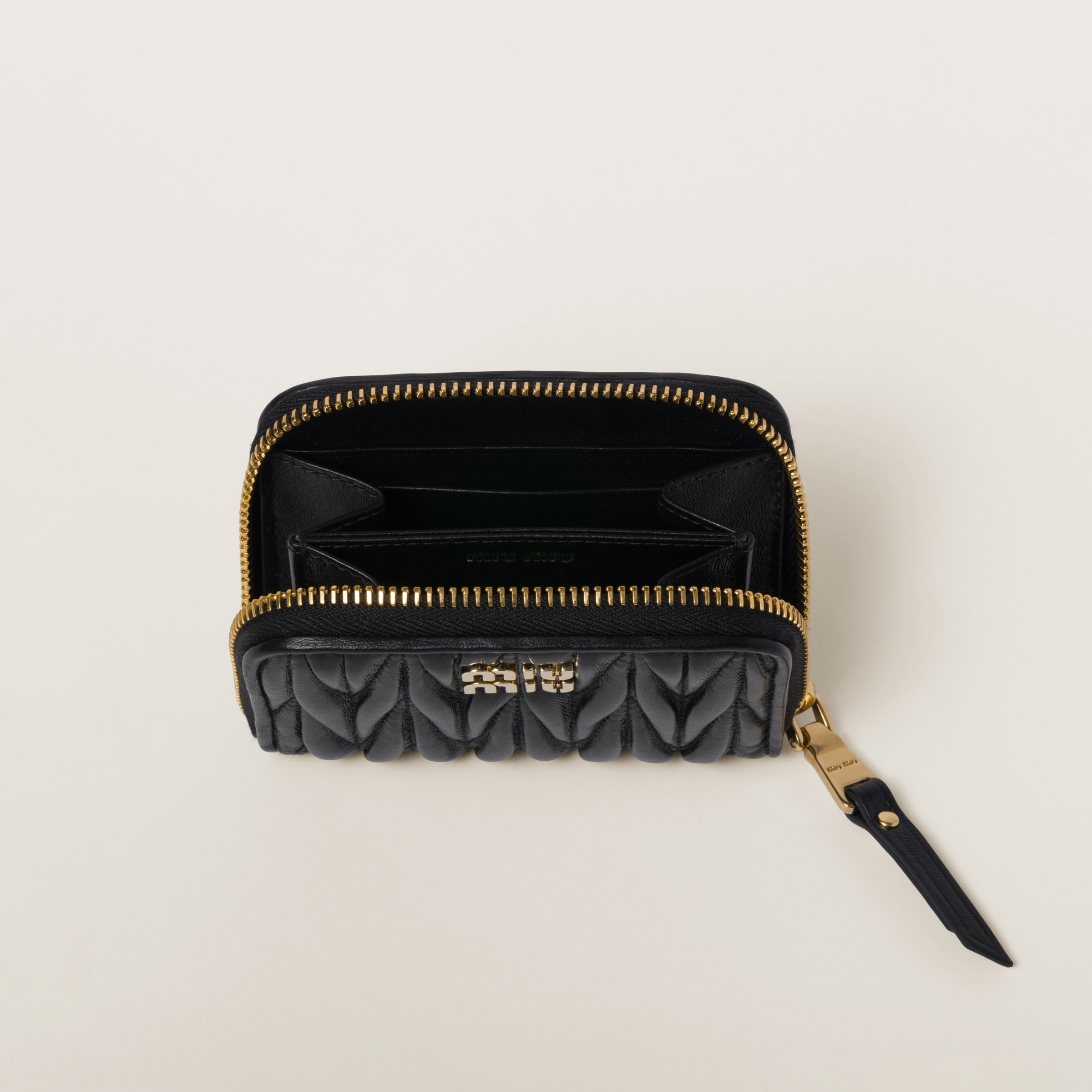 miu ミュウミュウ （MIUMIU） マテラッセレザー カードケース
