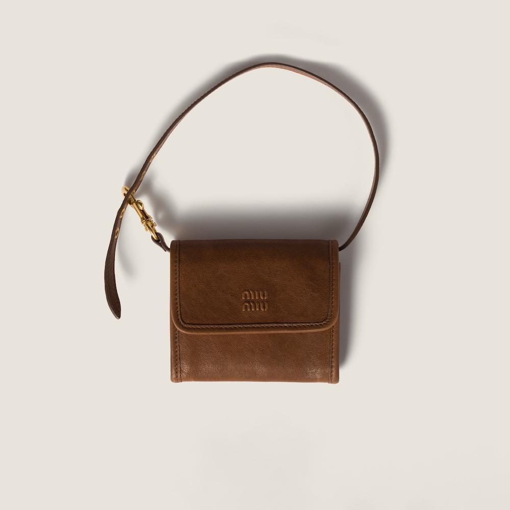 Dettagli di stile: 20+ portafogli funzionali e ultra glam! 97 cq5dam.web.hE7E3DA.1000.1000