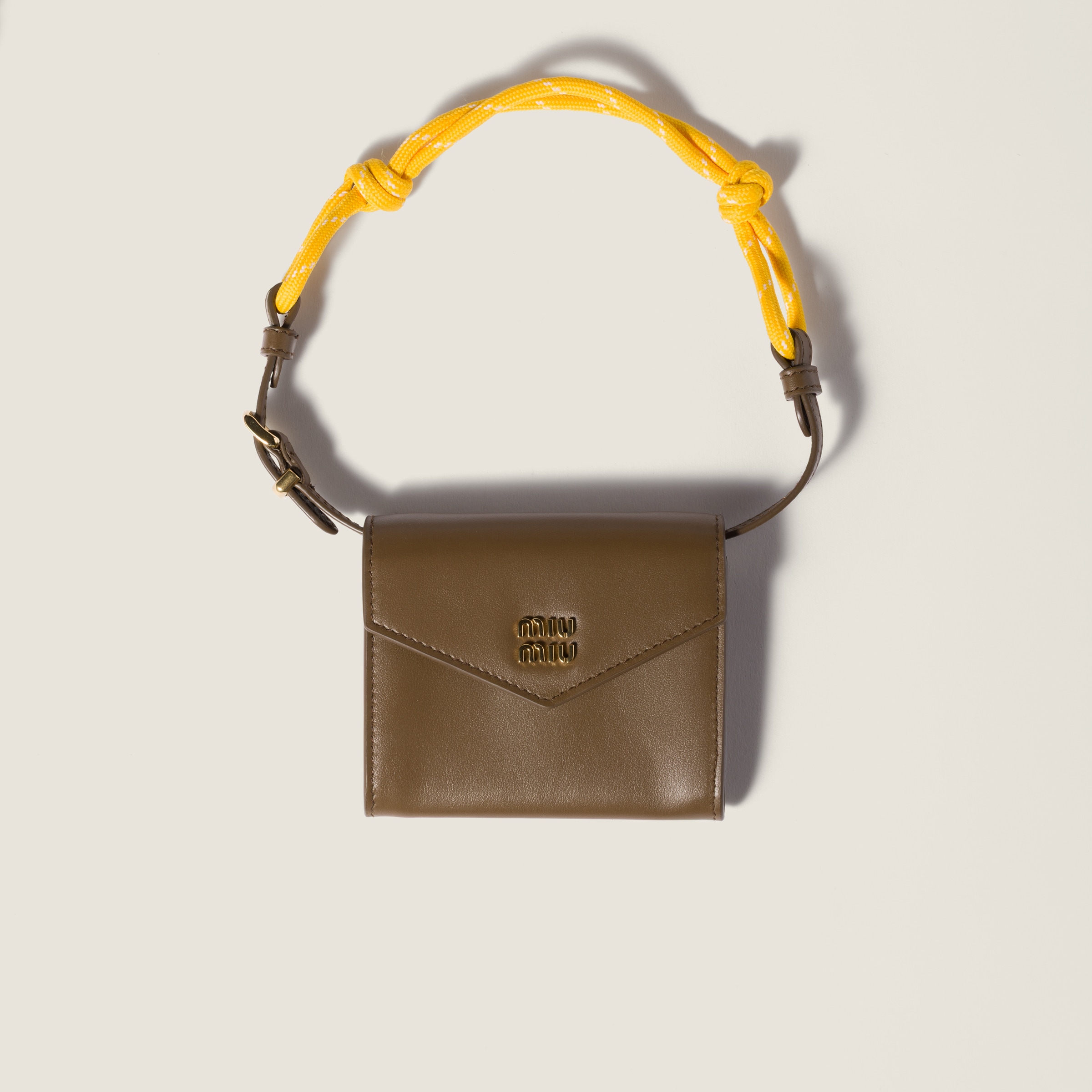 Leather shoulder wallet