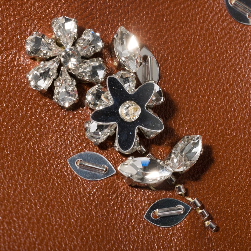 محفظة من جلد نابا بحزام كتف