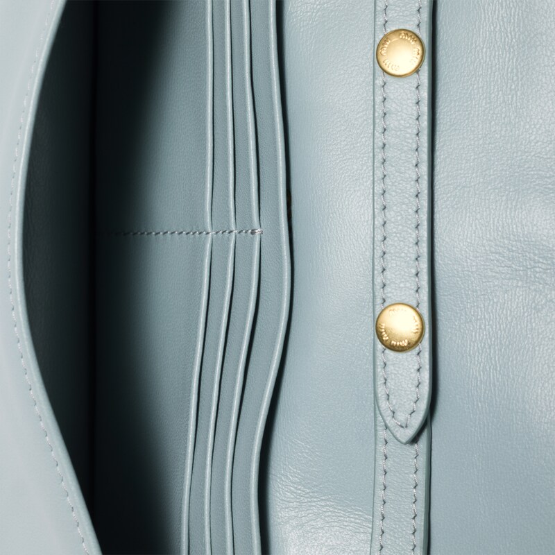 محفظة من جلد نابا بحزام كتف