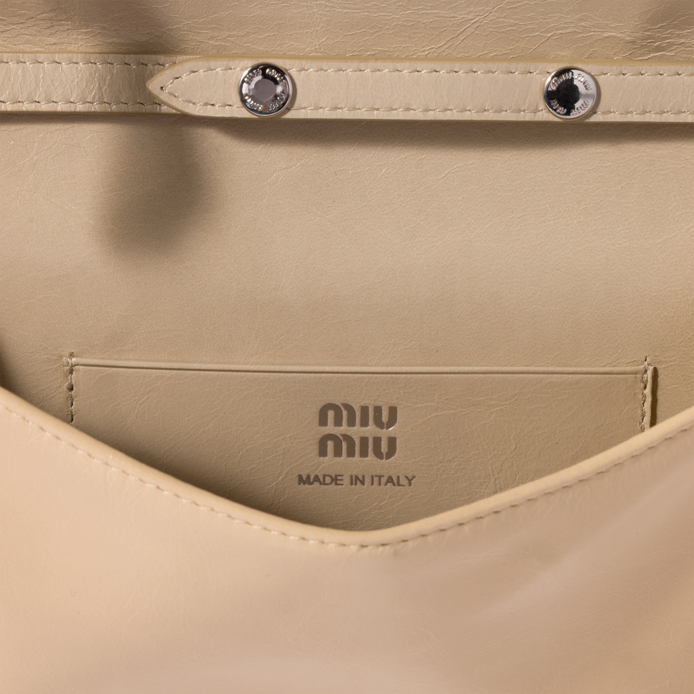 トラバーチンストーン レザー ショルダーストラップ付 ポーチ | Miu