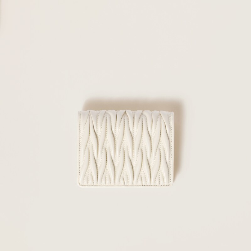 Carteira em couro napa matelassê pequena