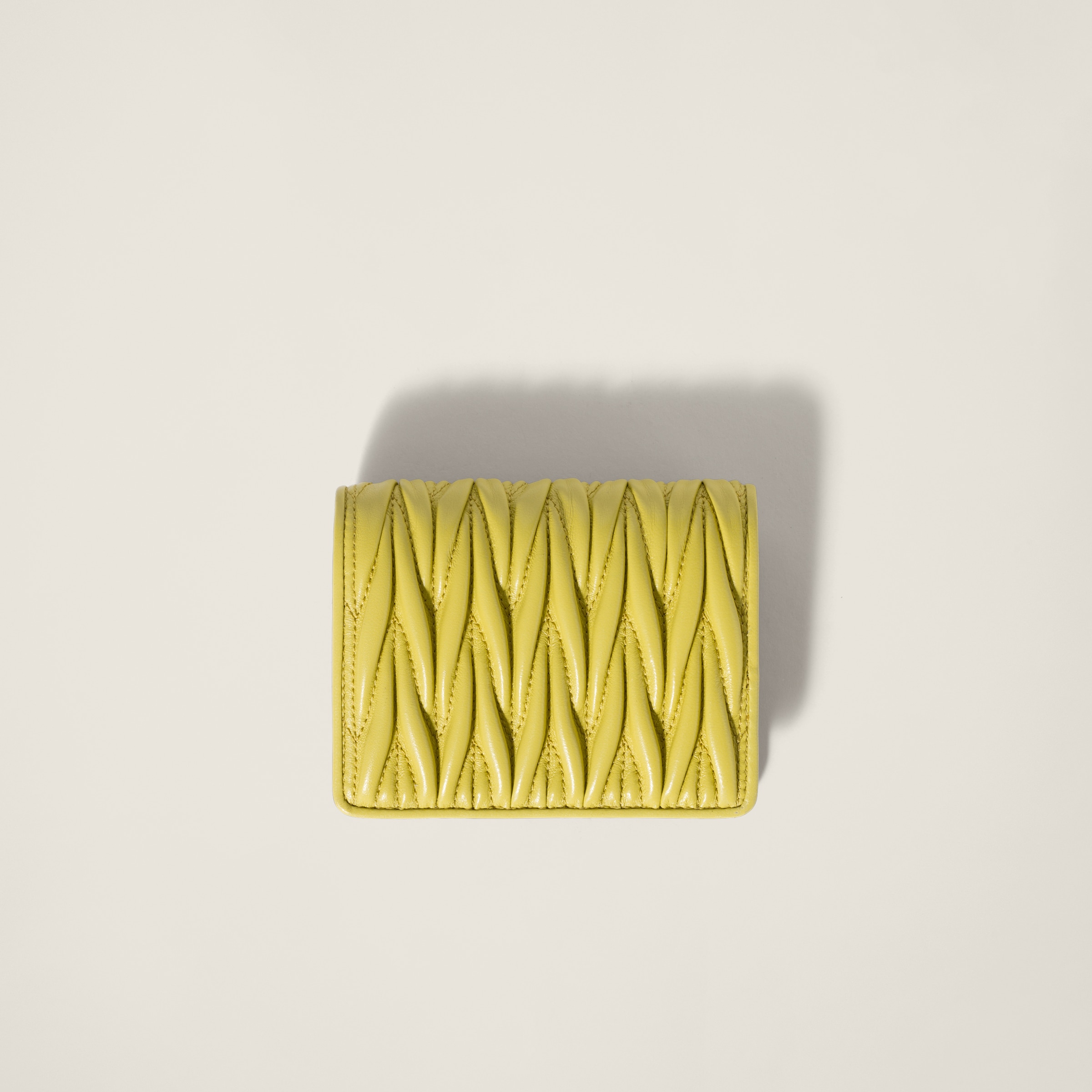 【関税・送料無料】Miu Miu パステルイエローレザーウォレット Yellow Small Leather Wallet | Miu Miu