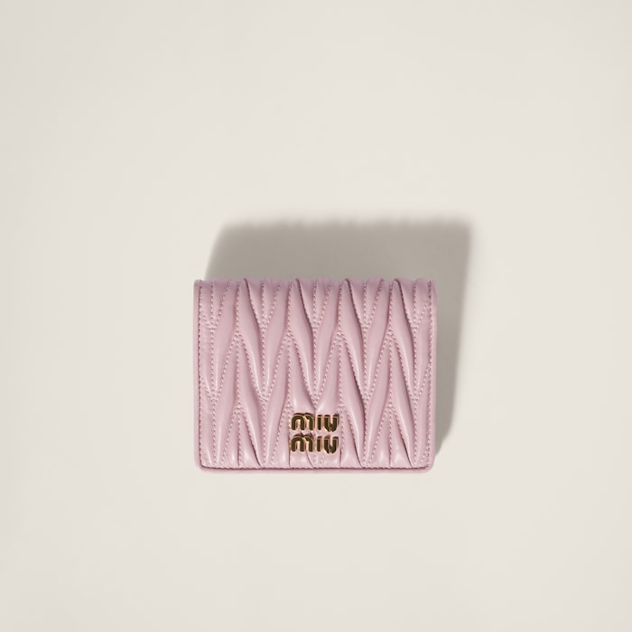 アラバスターピンク マテラッセレザー 折り財布 | Miu Miu - 日本