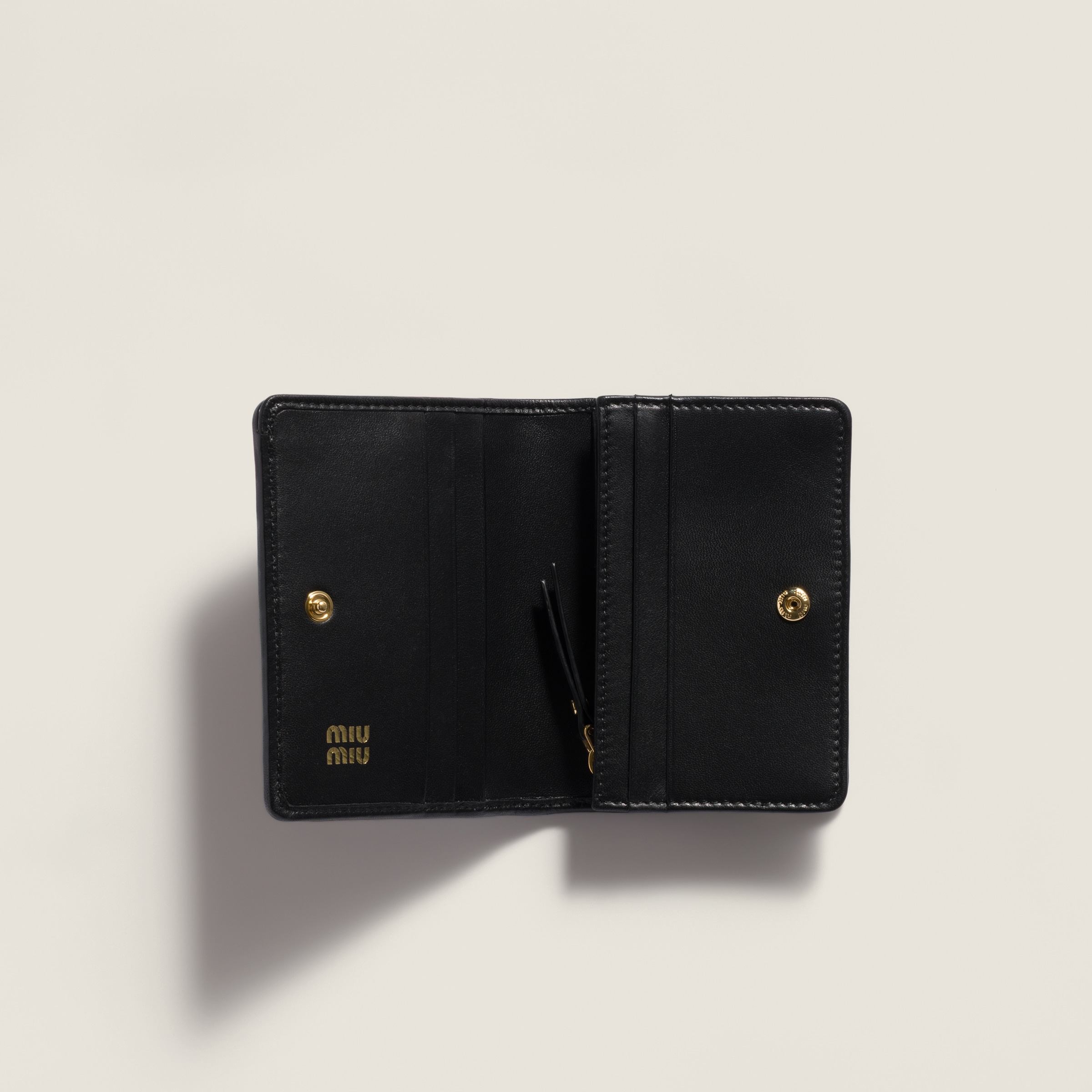 ブラック マテラッセレザー 財布 | Miu Miu - 日本