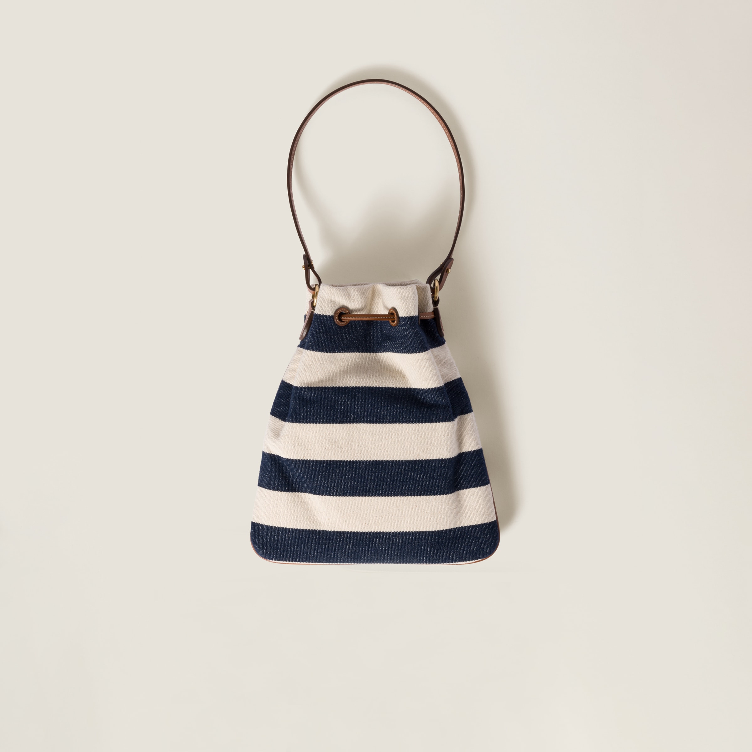 【MiuMiu】ストライプ ファブリック ドローストリングポーチ ブルー ストライプ ファブリック ドローストリングポーチ | Miu Miu