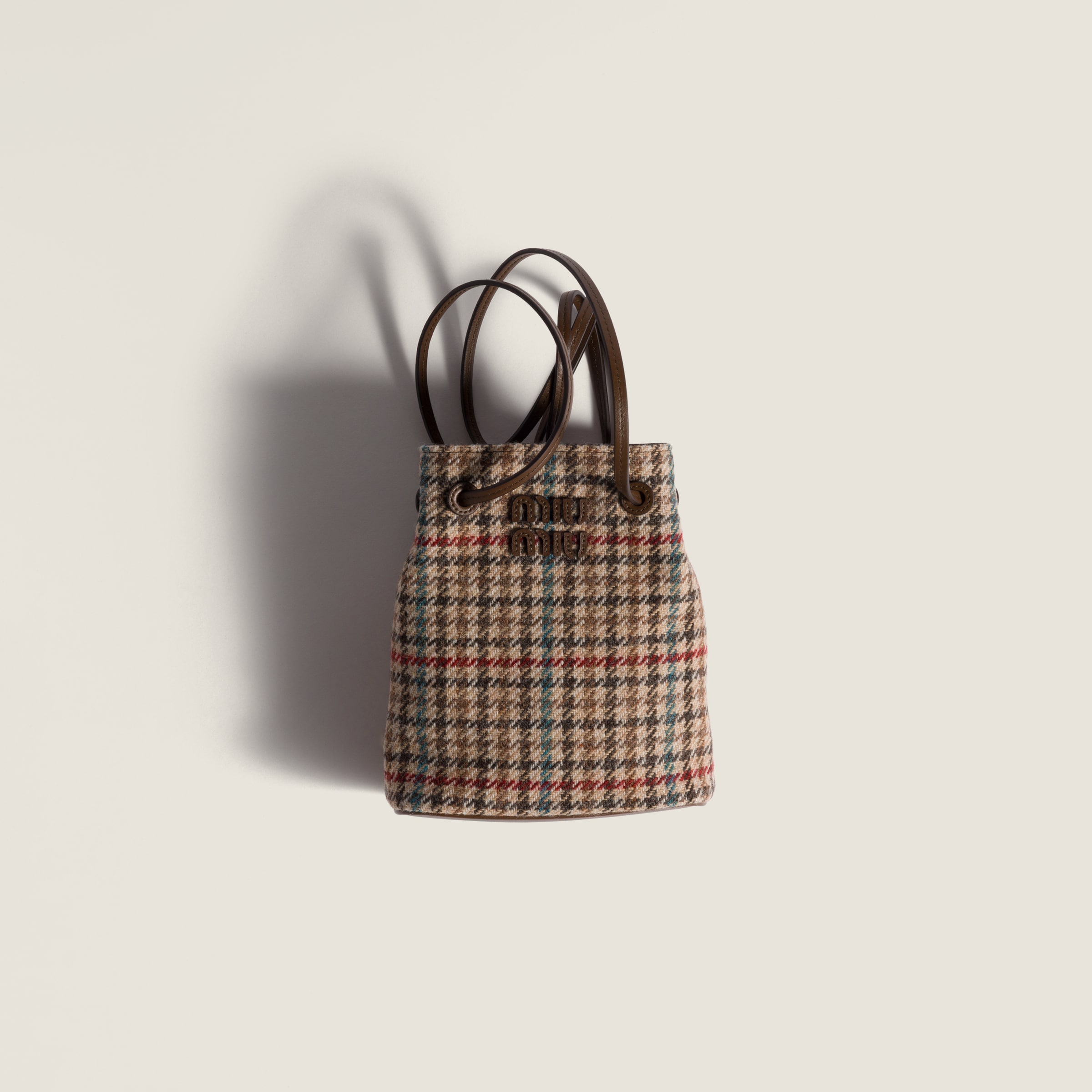 新品❣️miumiu❣️ポーチ❣️チェック　ベージュ MIU MIU（ギンガムチェック ・ ポーチ）のフリマアイテム一覧