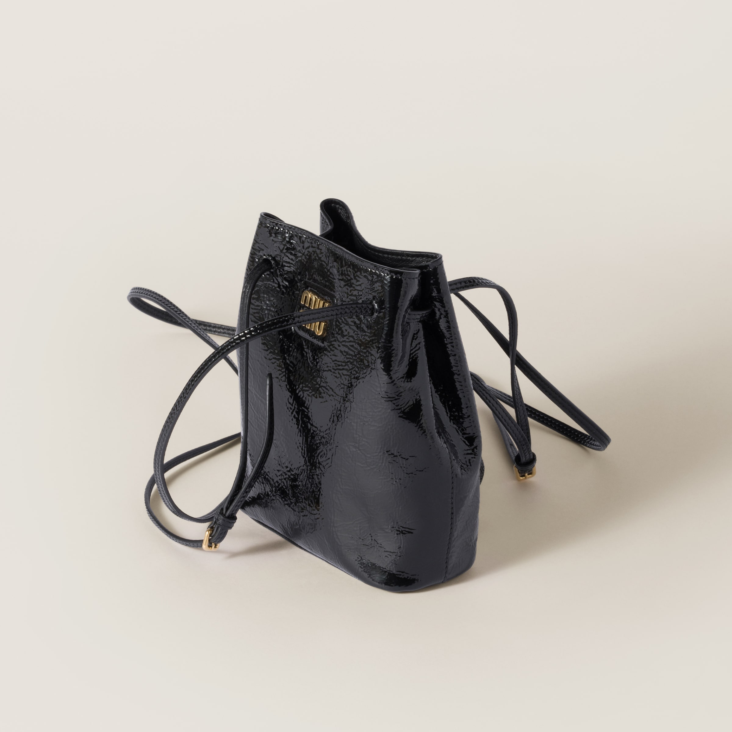 ブラック ナプラックパテントレザー ポーチ | Miu Miu