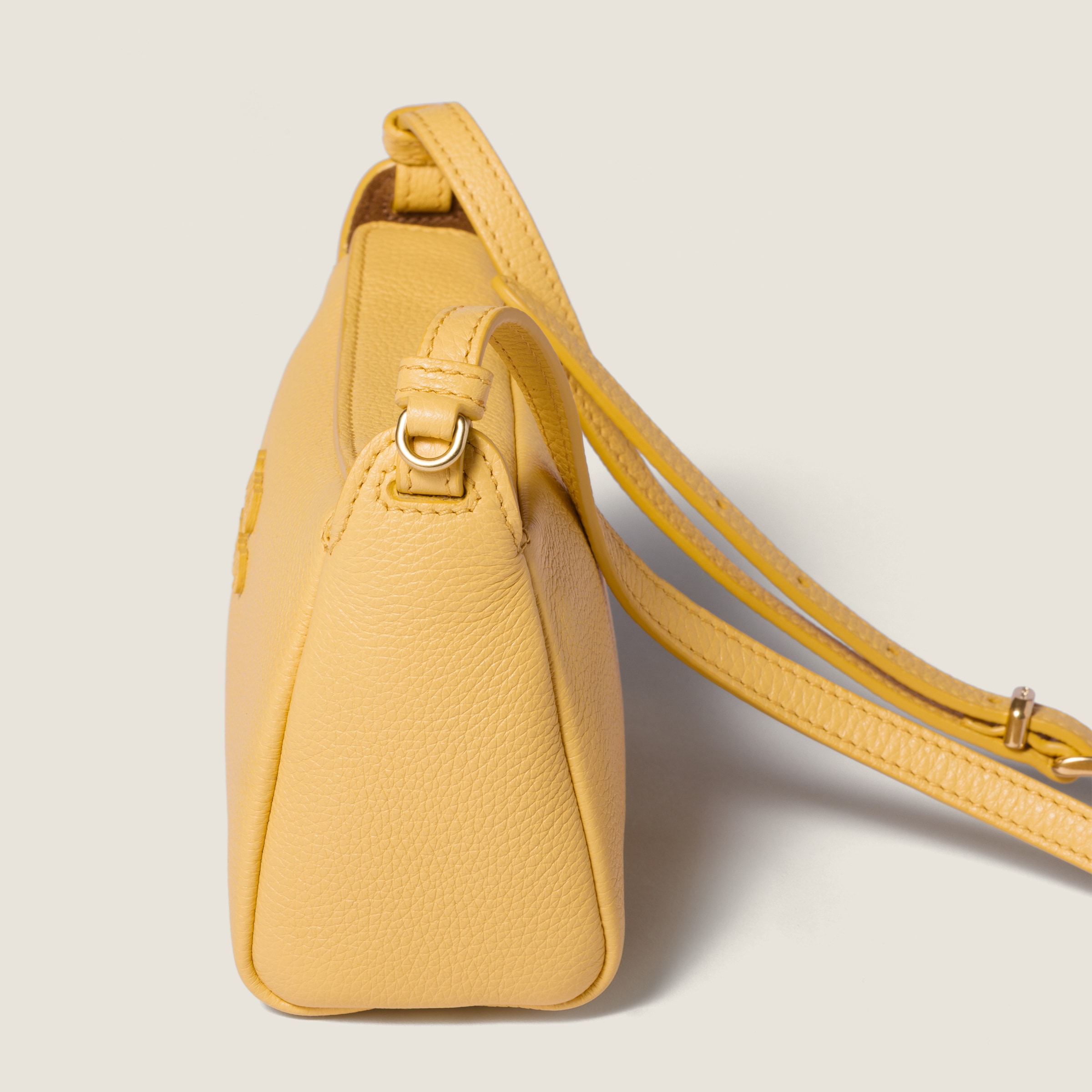 miu miu ミントグリーン レザーポーチ miu miu ミントグリーン レザーポーチ miu miu ミントグリーン
