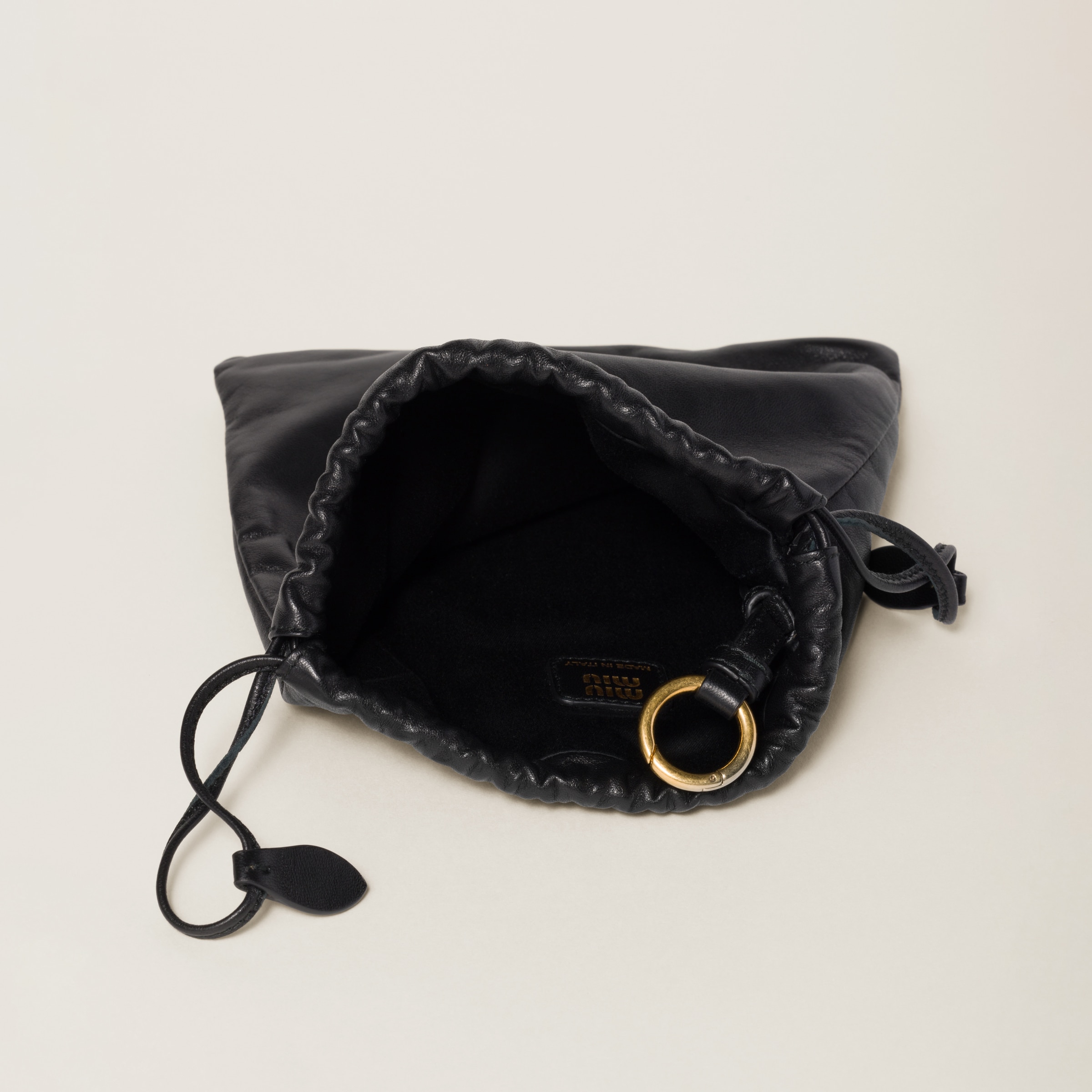 ブラック ナッパレザー ポーチ | Miu Miu