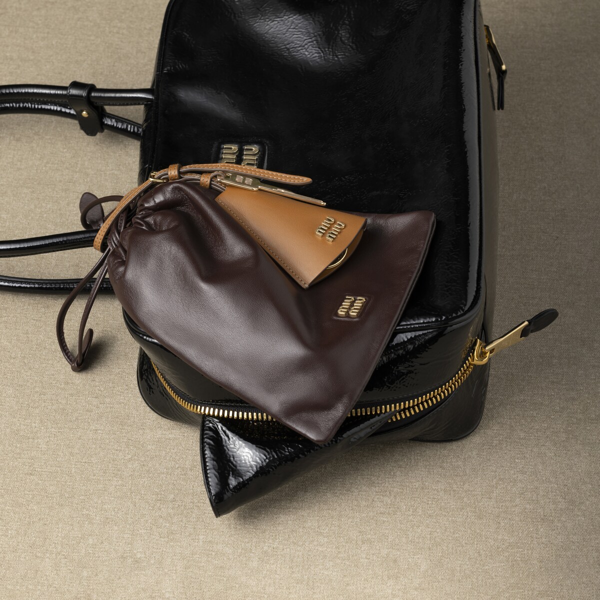 MIUMIU 26S BORSA AVENTURE BAG 30 IN BLACK CALFSKIN GOLD HARDWARE