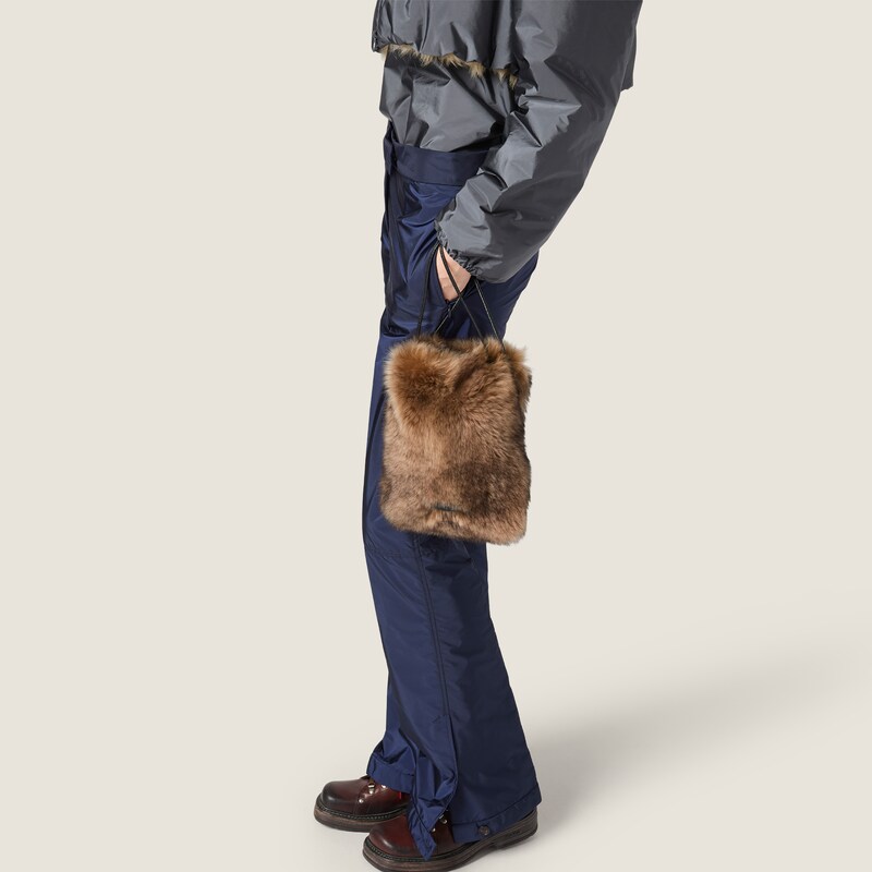 Shearing pouch