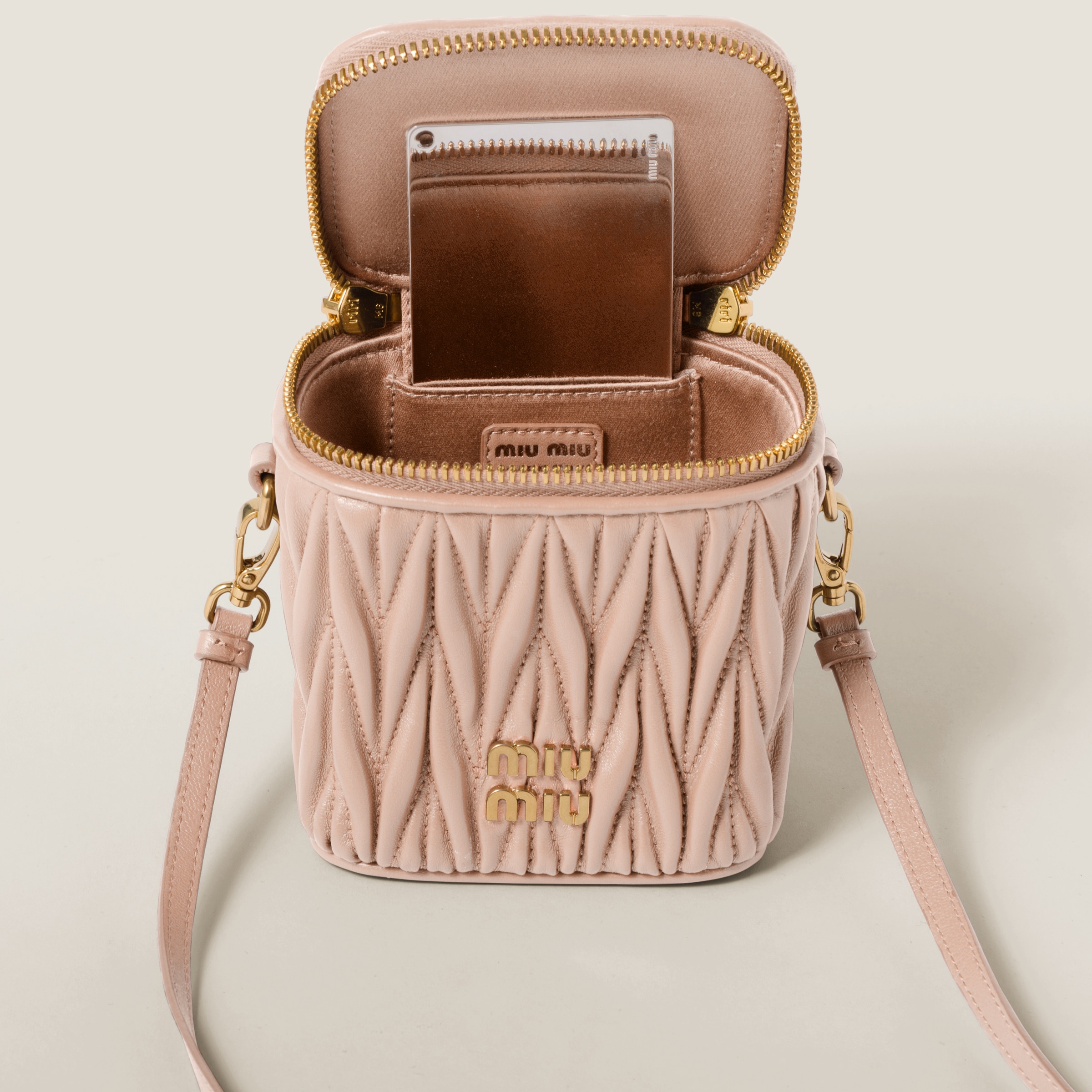 ショルダーバッグ・ポシェット MIU MIU 5NR018_AFPP_F0118 MICRO BAG IN NAPPA LEATHER Powder Pink Matelassé Nappa Leather Micro Bag | Miu Miu