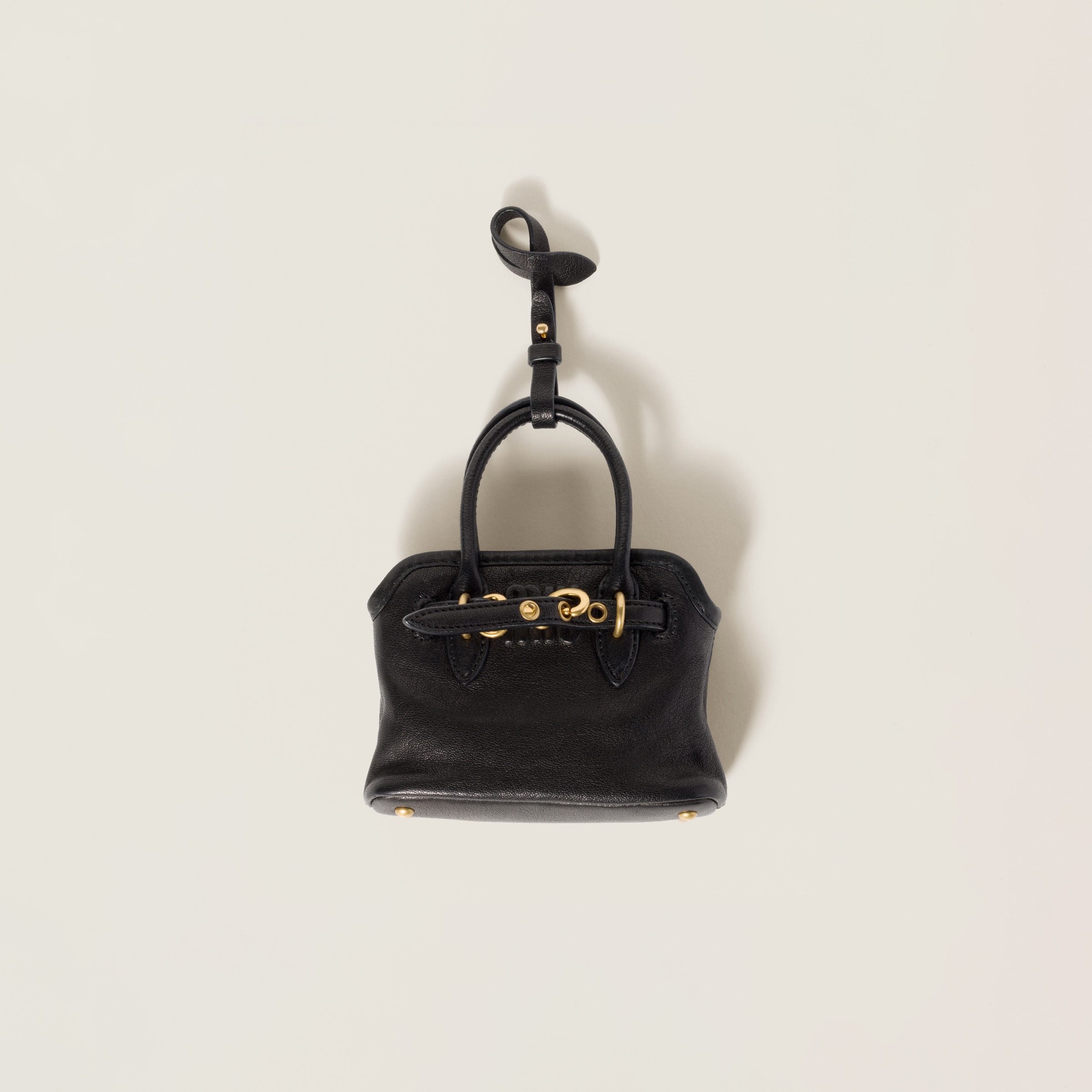 ブランド通販サイトをすべて ブラック レザー トリック | Miu Miu アクセサリー