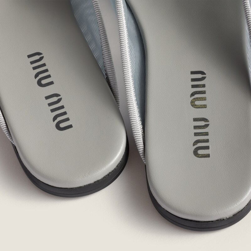 Mesh fabric slippers