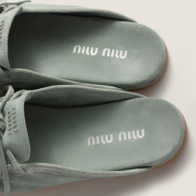 أحذية بكعب من جلد سويدي