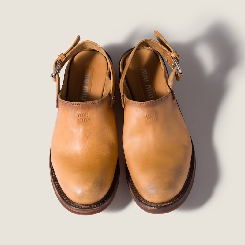 皮革搭扣穆勒鞋