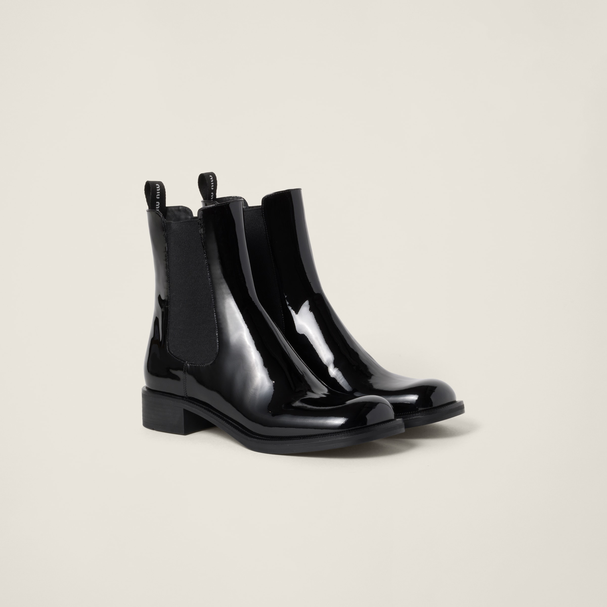くらしを楽しむアイテム ブラック Miu Miu | ブーティー パテントレザー 靴