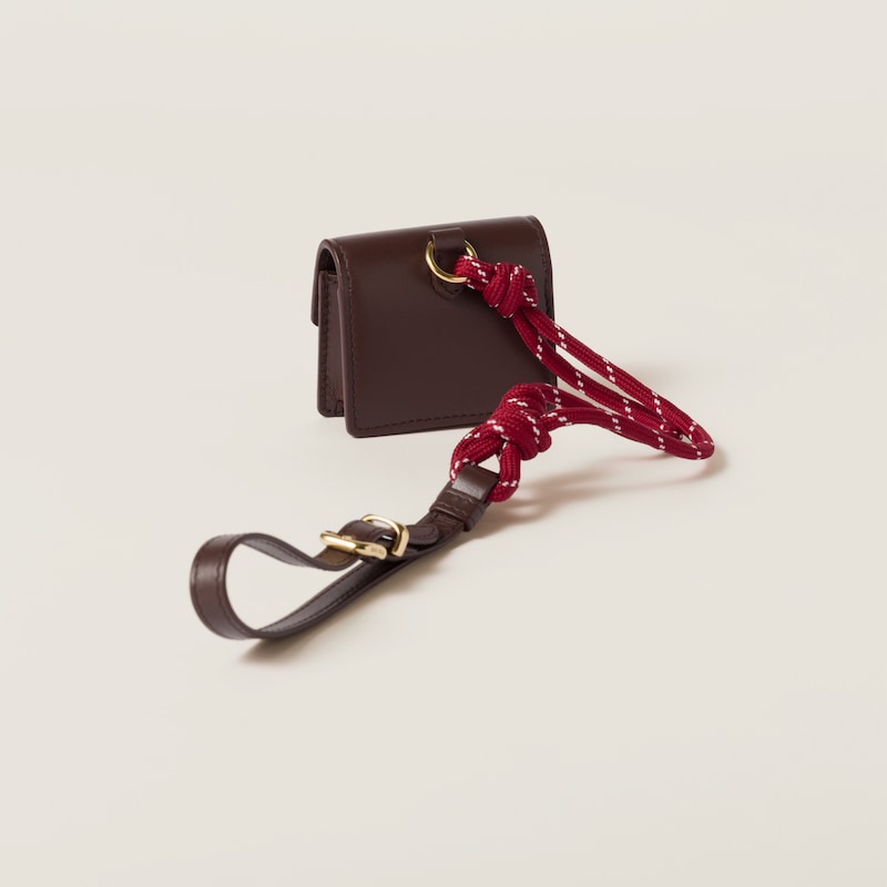 Accessoire en cuir et corde