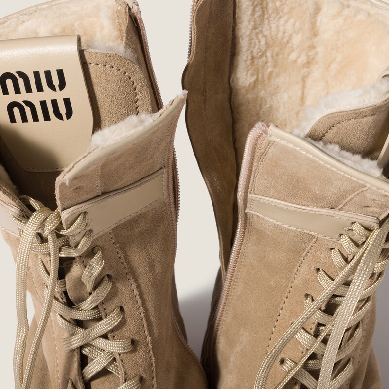 Gymnasium suede and shearling boxer boots