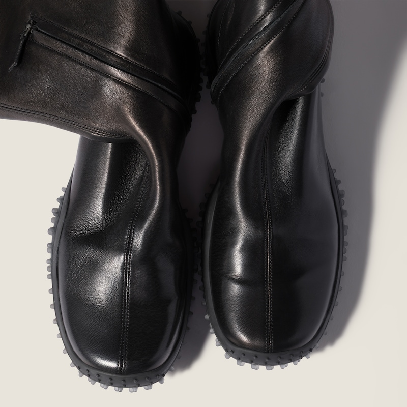 Stretch nappa leather boots