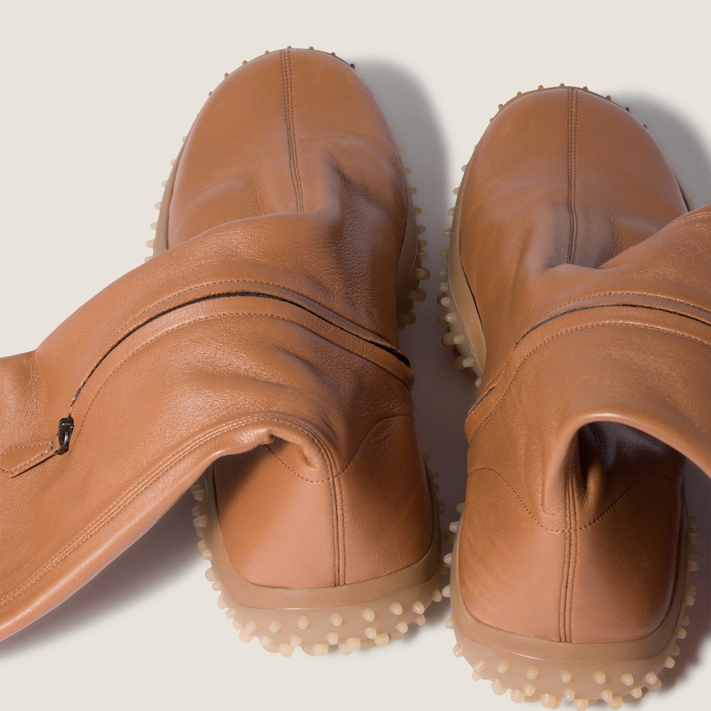 Stretch nappa leather boots
