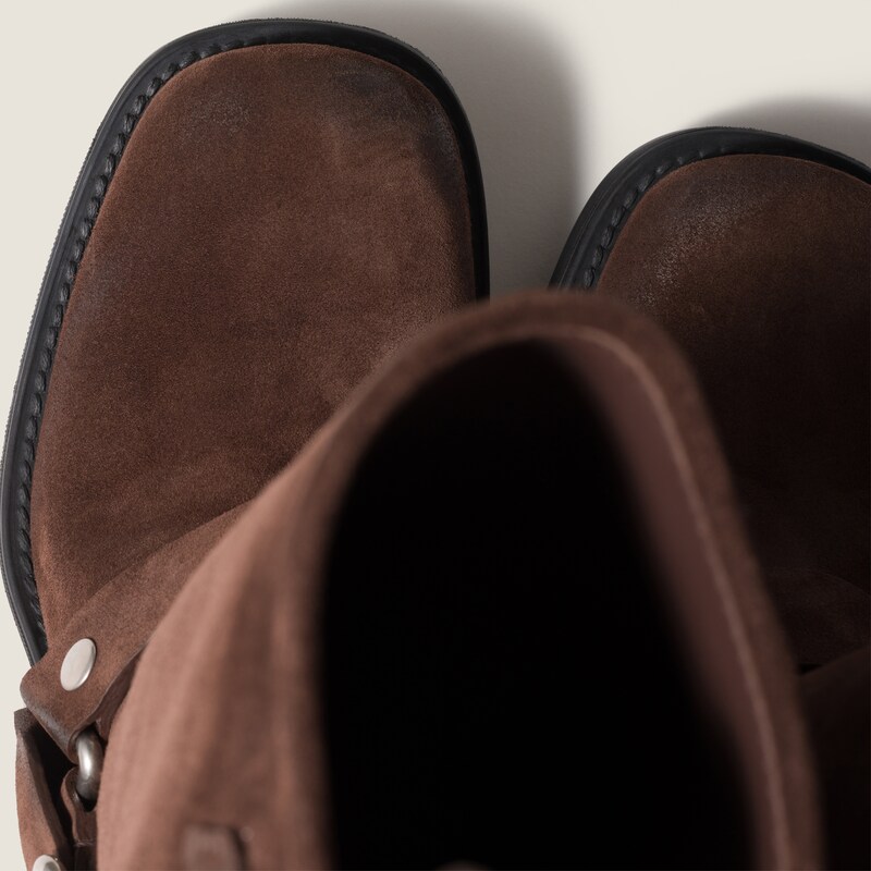 Bottes en suède