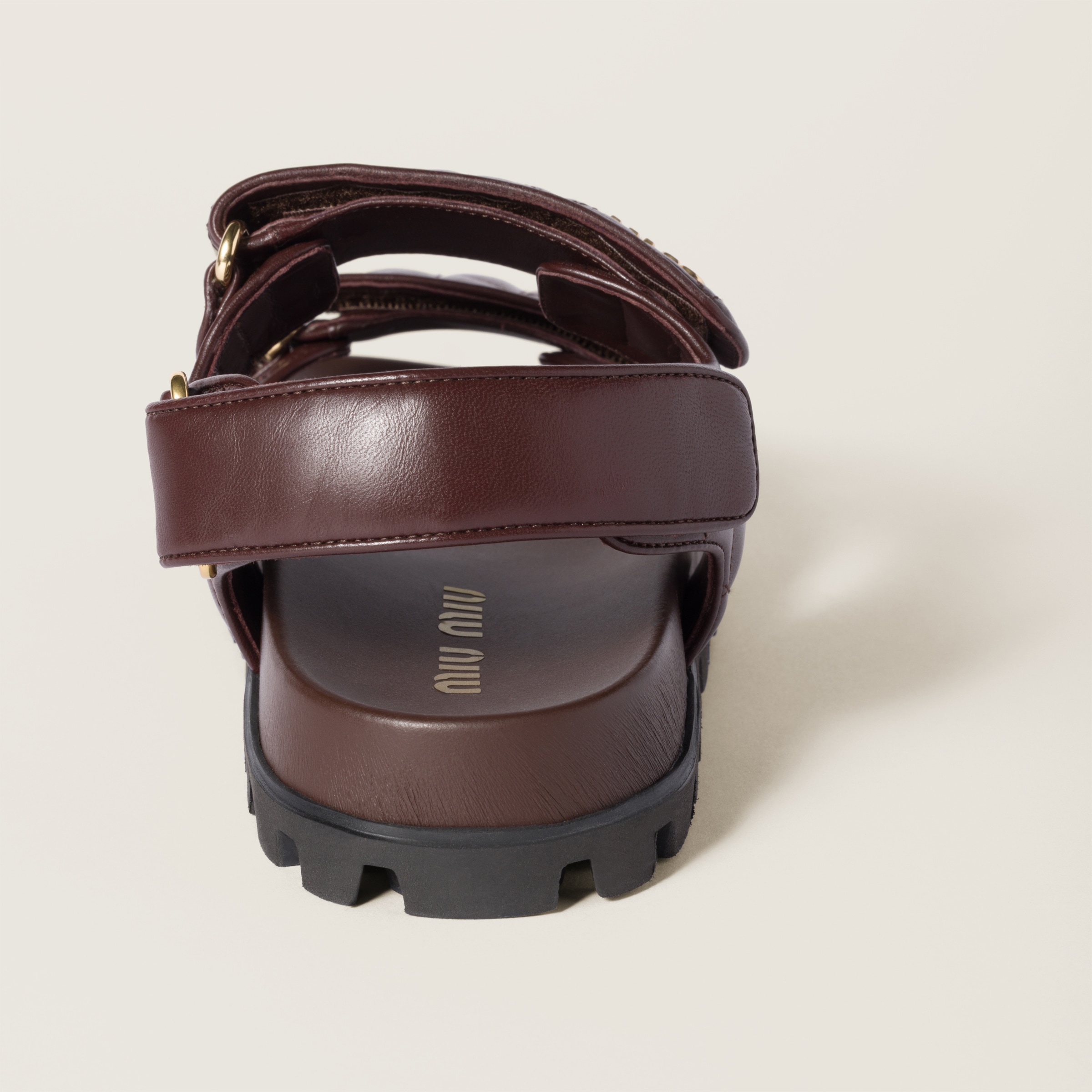 Miu Miu ストラップ レザーサンダル | ブラウン | FARFETCH JP